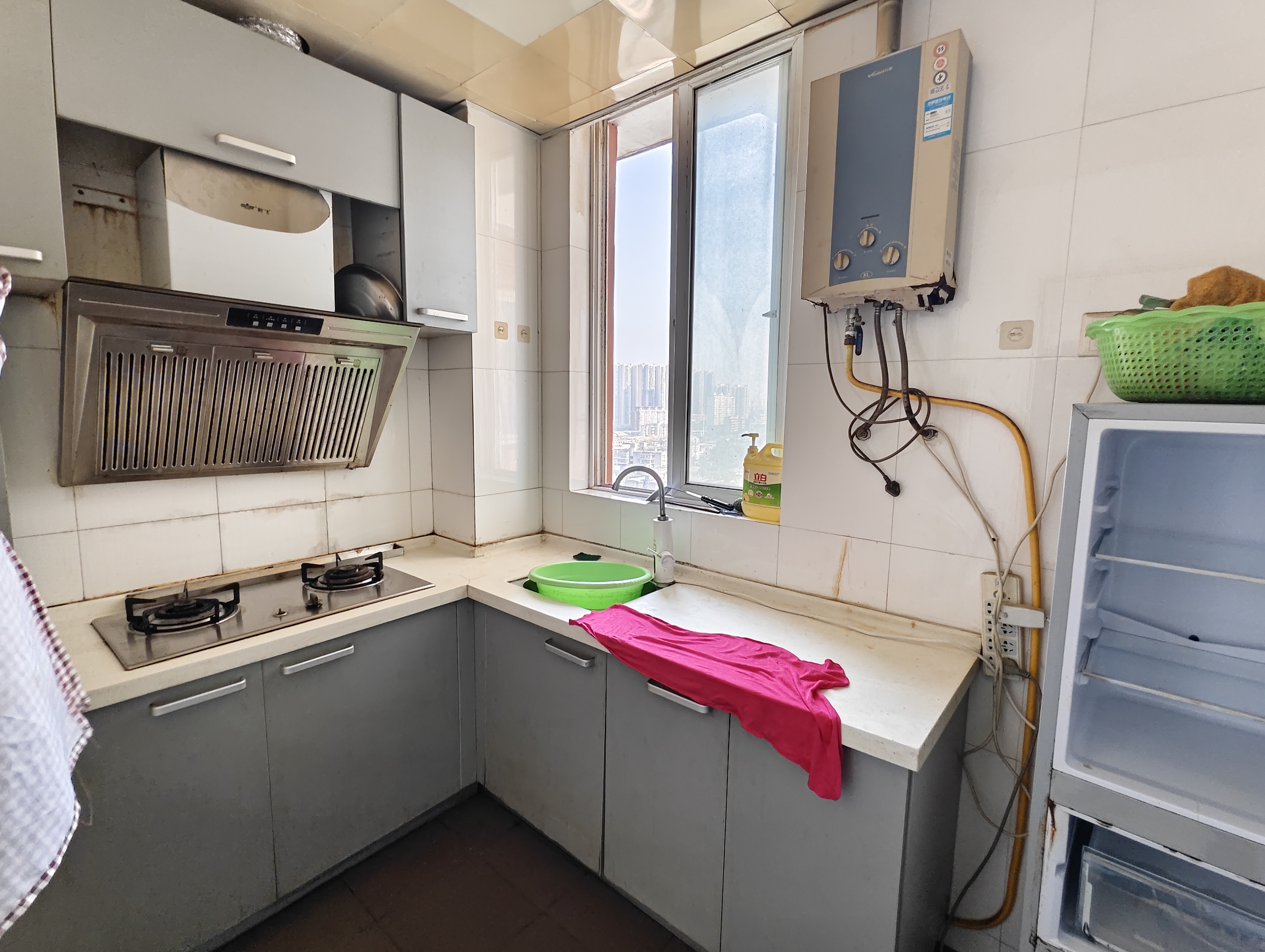 建鸿达现代公寓 2室1厅1卫 2400.0元/月 建鸿达现代公寓 2室1厅1卫 2400.0元/月室内图