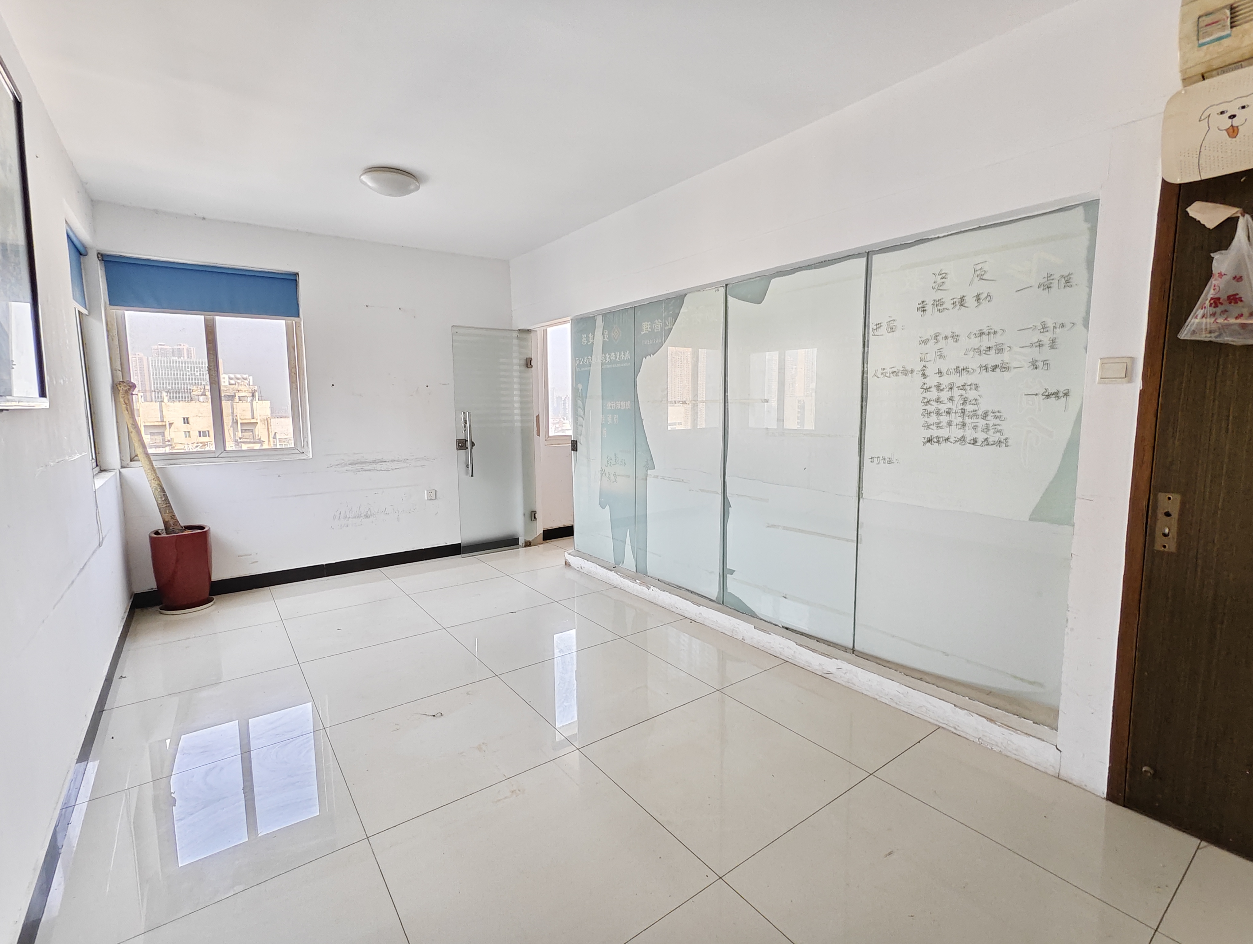 建鸿达现代公寓 2室1厅1卫 2400.0元/月 建鸿达现代公寓 2室1厅1卫 2400.0元/月室内图