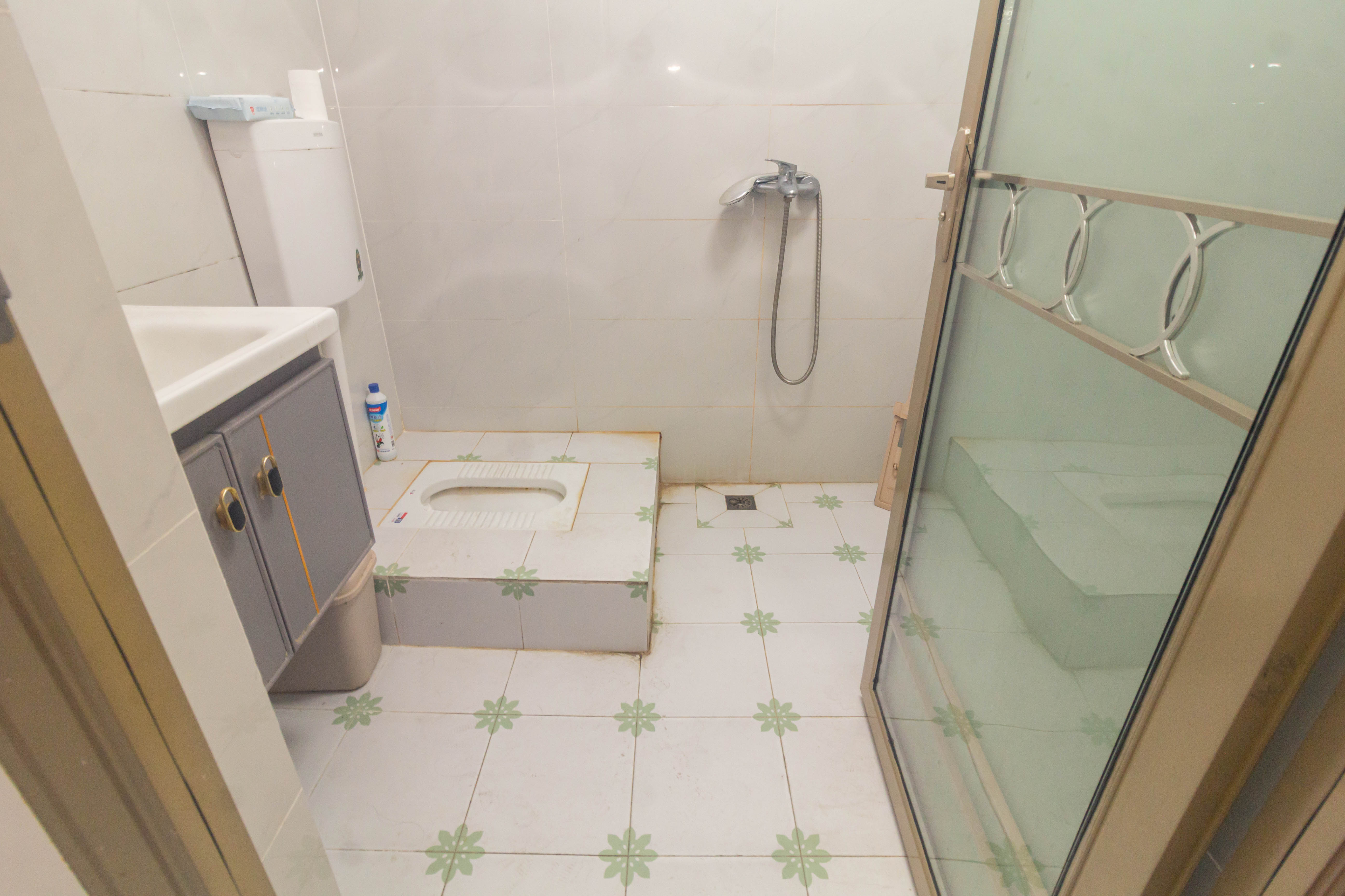 日盛湖湘花苑  1室1厅1卫    29.0万 日盛湖湘花苑  1室1厅1卫    29.0万卫生间