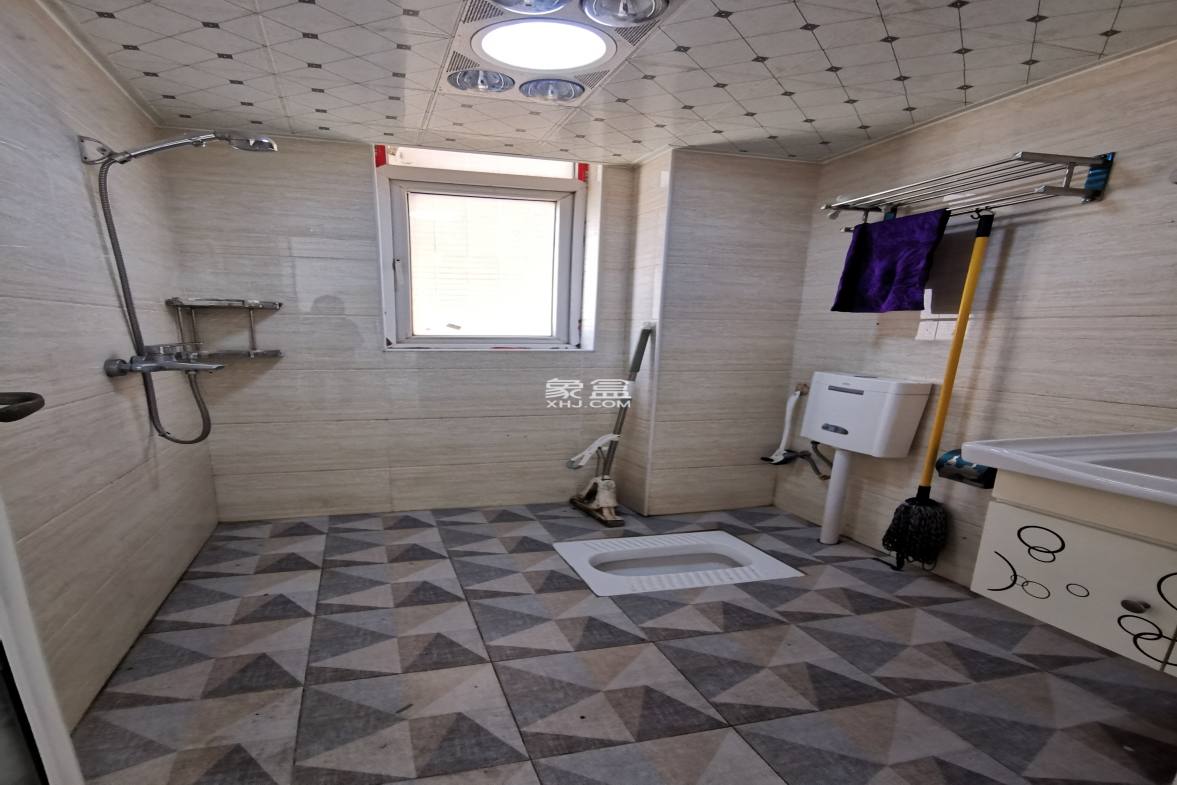 莲香园 3室2厅2卫 2100.0元/月 莲香园 3室2厅2卫 2100.0元/月室内图