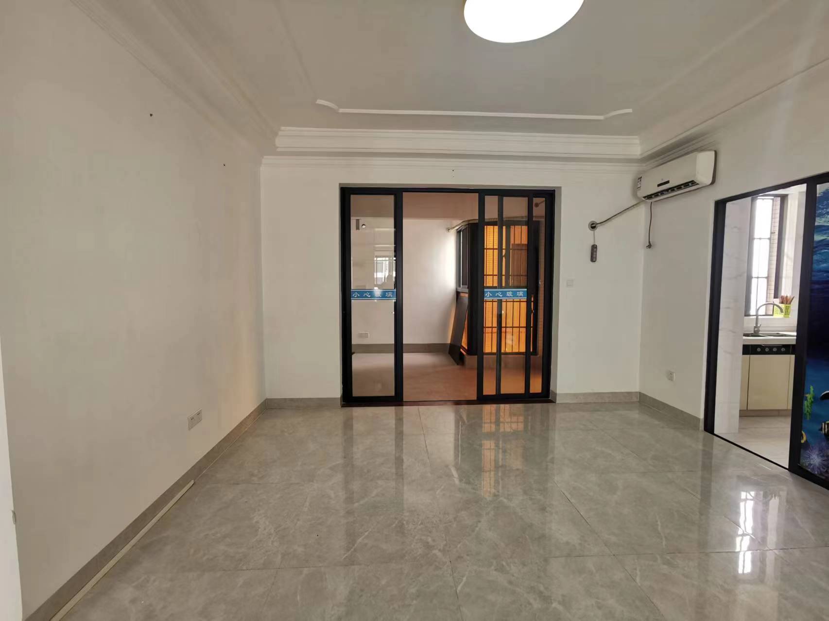 南方电网小区 3室2厅2卫 3700.0元/月 南方电网小区 3室2厅2卫 3700.0元/月户型图