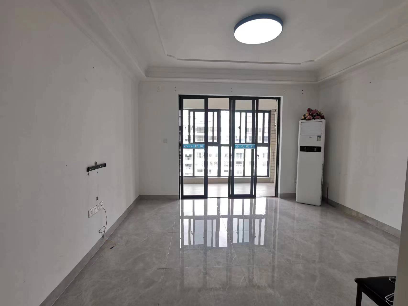 南方电网小区 3室2厅2卫 3700.0元/月 南方电网小区 3室2厅2卫 3700.0元/月室内图