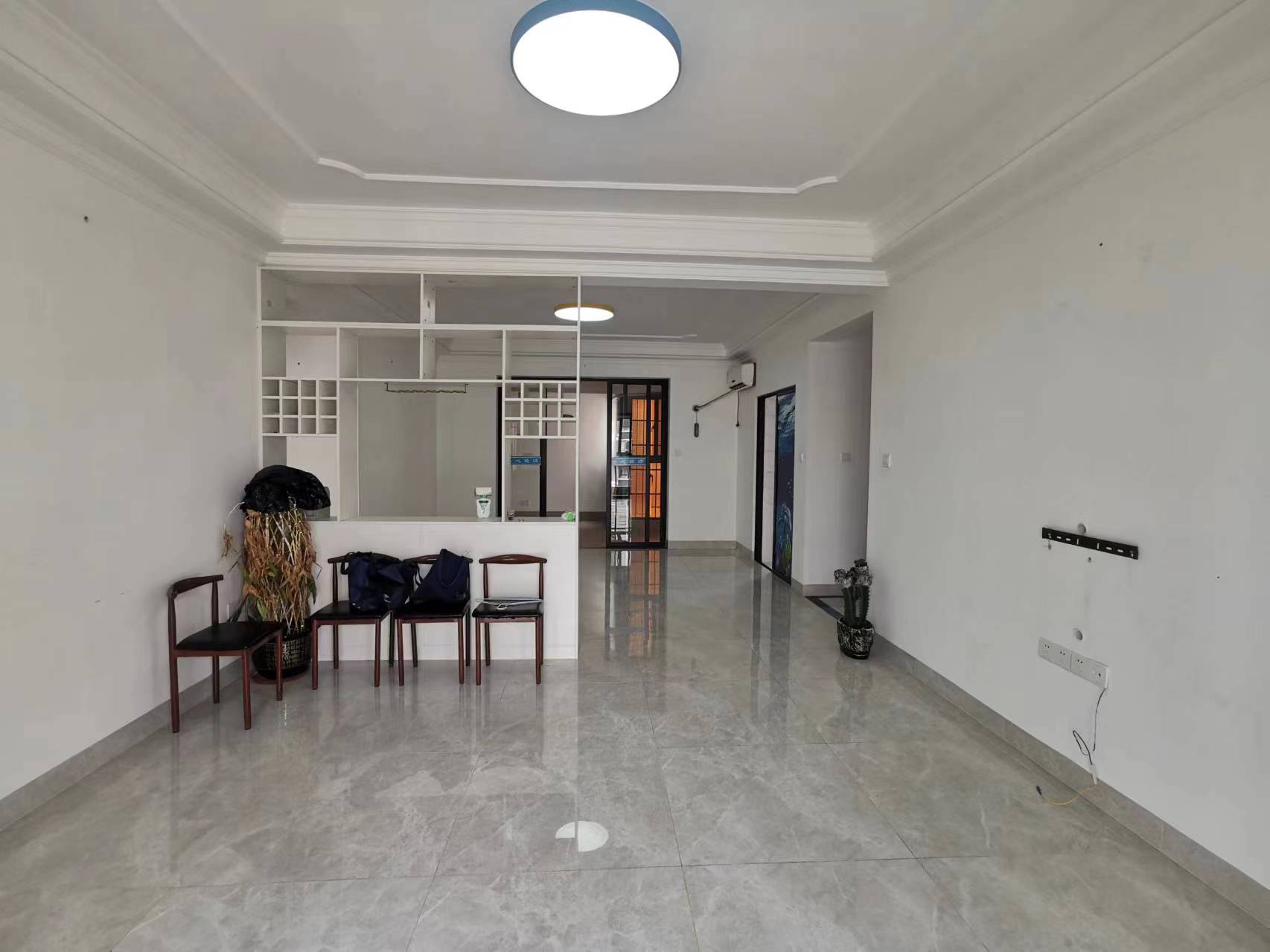 南方电网小区 3室2厅2卫 3700.0元/月 南方电网小区 3室2厅2卫 3700.0元/月室内图