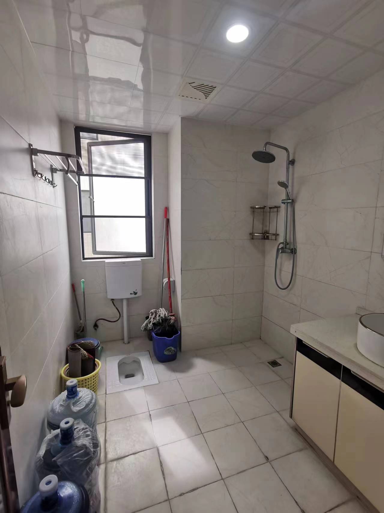 南方电网小区 3室2厅2卫 3700.0元/月 南方电网小区 3室2厅2卫 3700.0元/月室内图