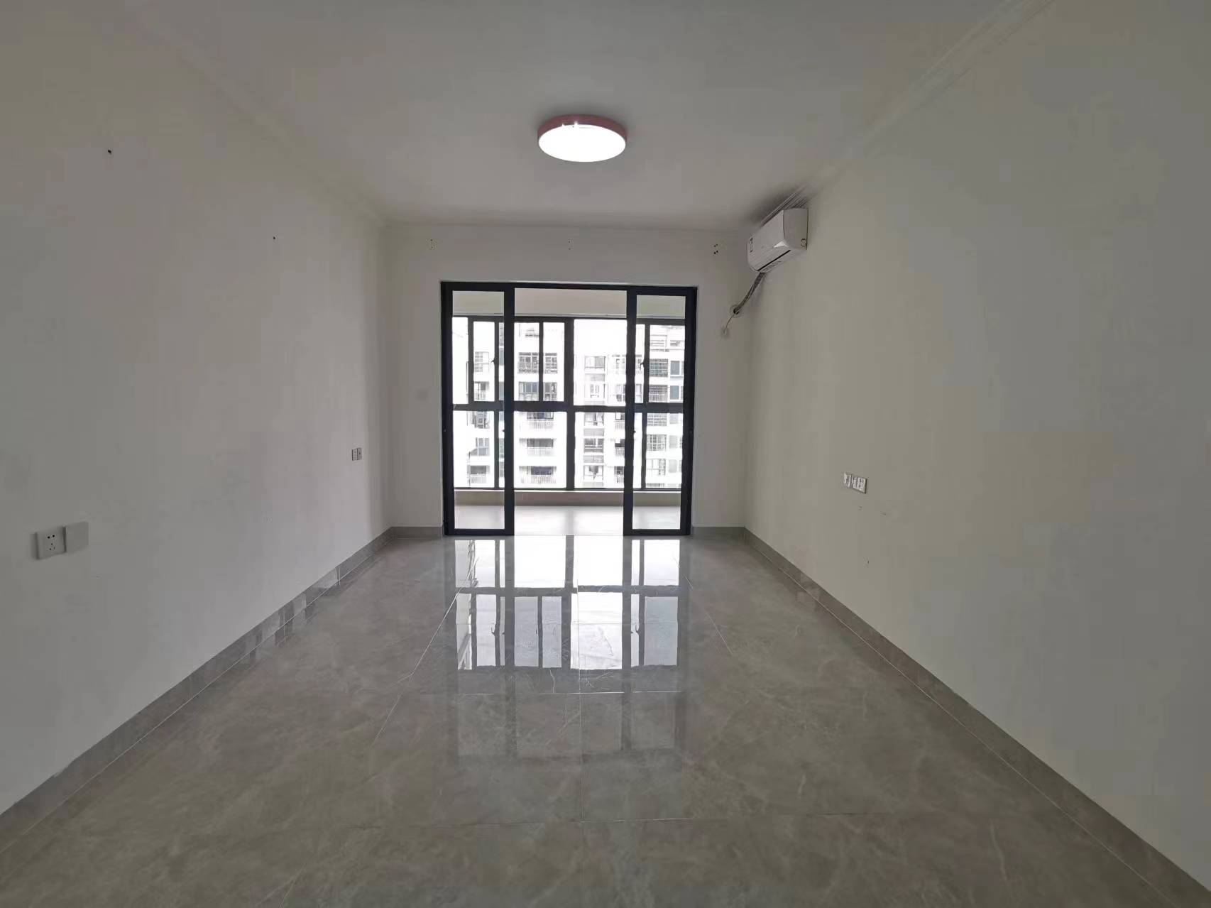 南方电网小区 3室2厅2卫 3700.0元/月 南方电网小区 3室2厅2卫 3700.0元/月室内图