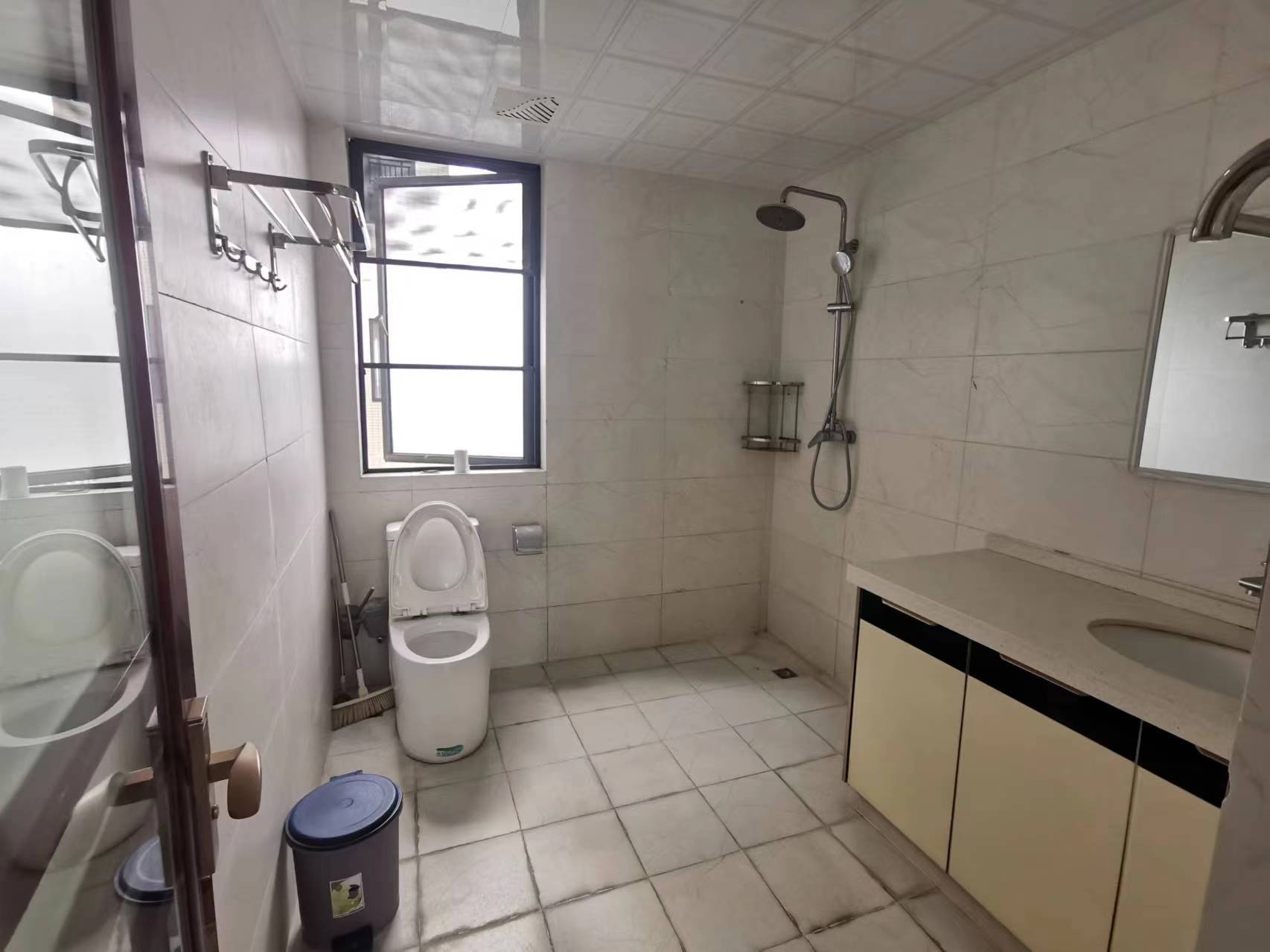 南方电网小区 3室2厅2卫 3700.0元/月 南方电网小区 3室2厅2卫 3700.0元/月室内图