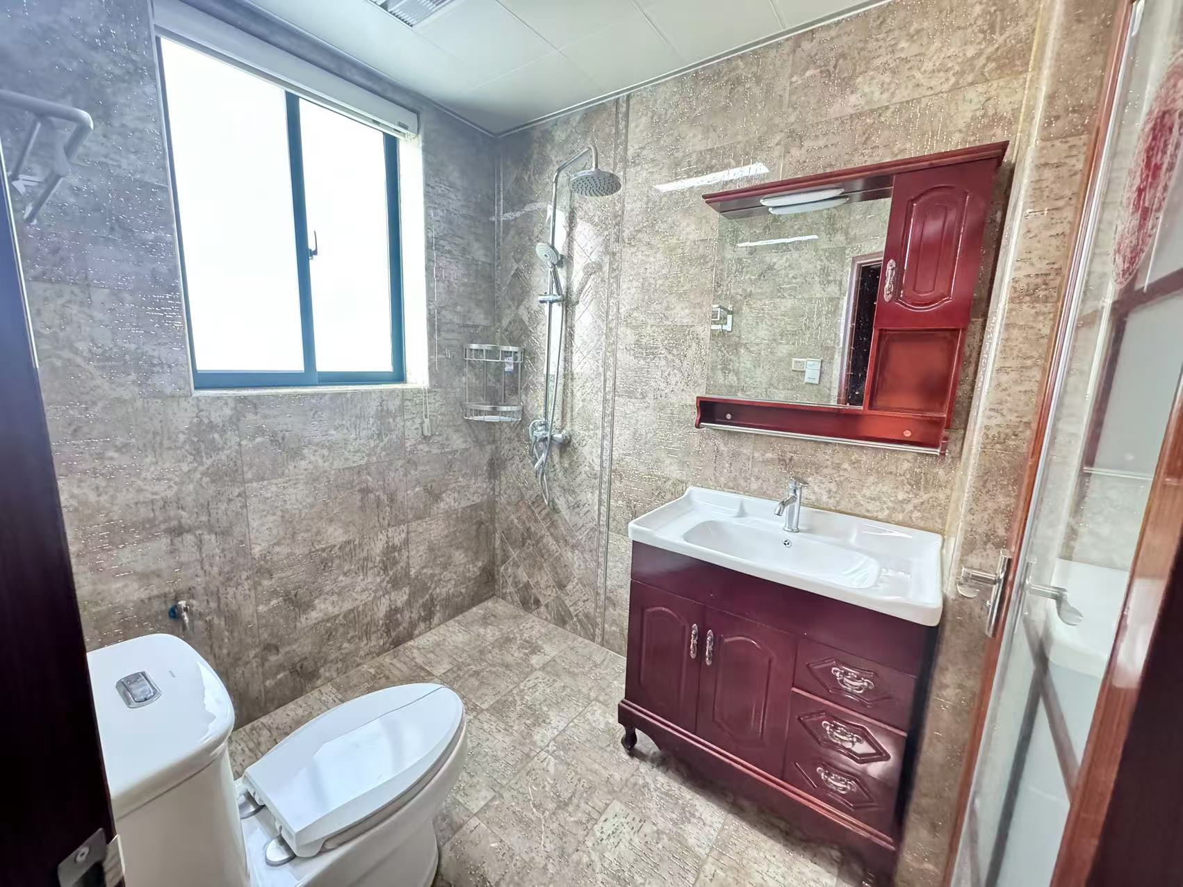 经世皇城 3室2厅2卫 88.0万 经世皇城 3室2厅2卫 88.0万室内图