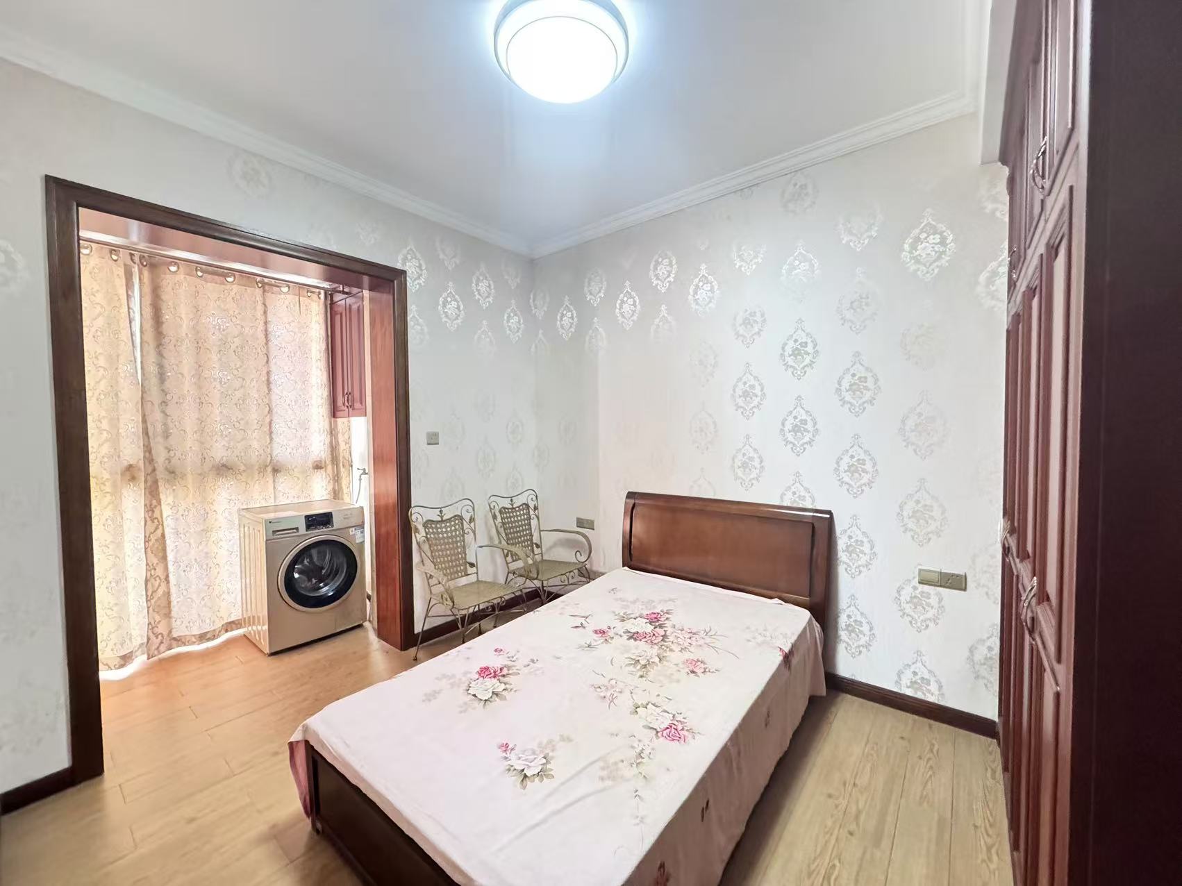 经世皇城 3室2厅2卫 88.0万 经世皇城 3室2厅2卫 88.0万室内图