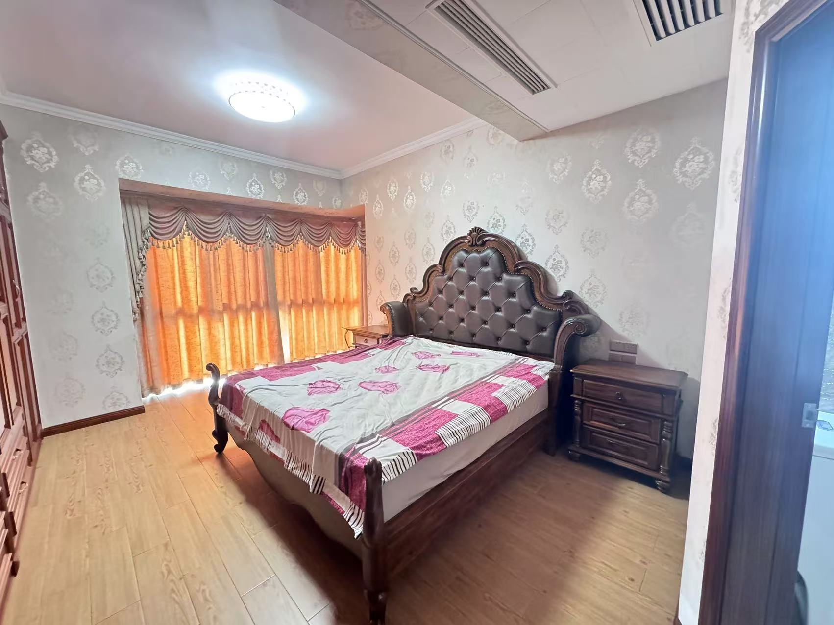 经世皇城 3室2厅2卫 88.0万 经世皇城 3室2厅2卫 88.0万室内图