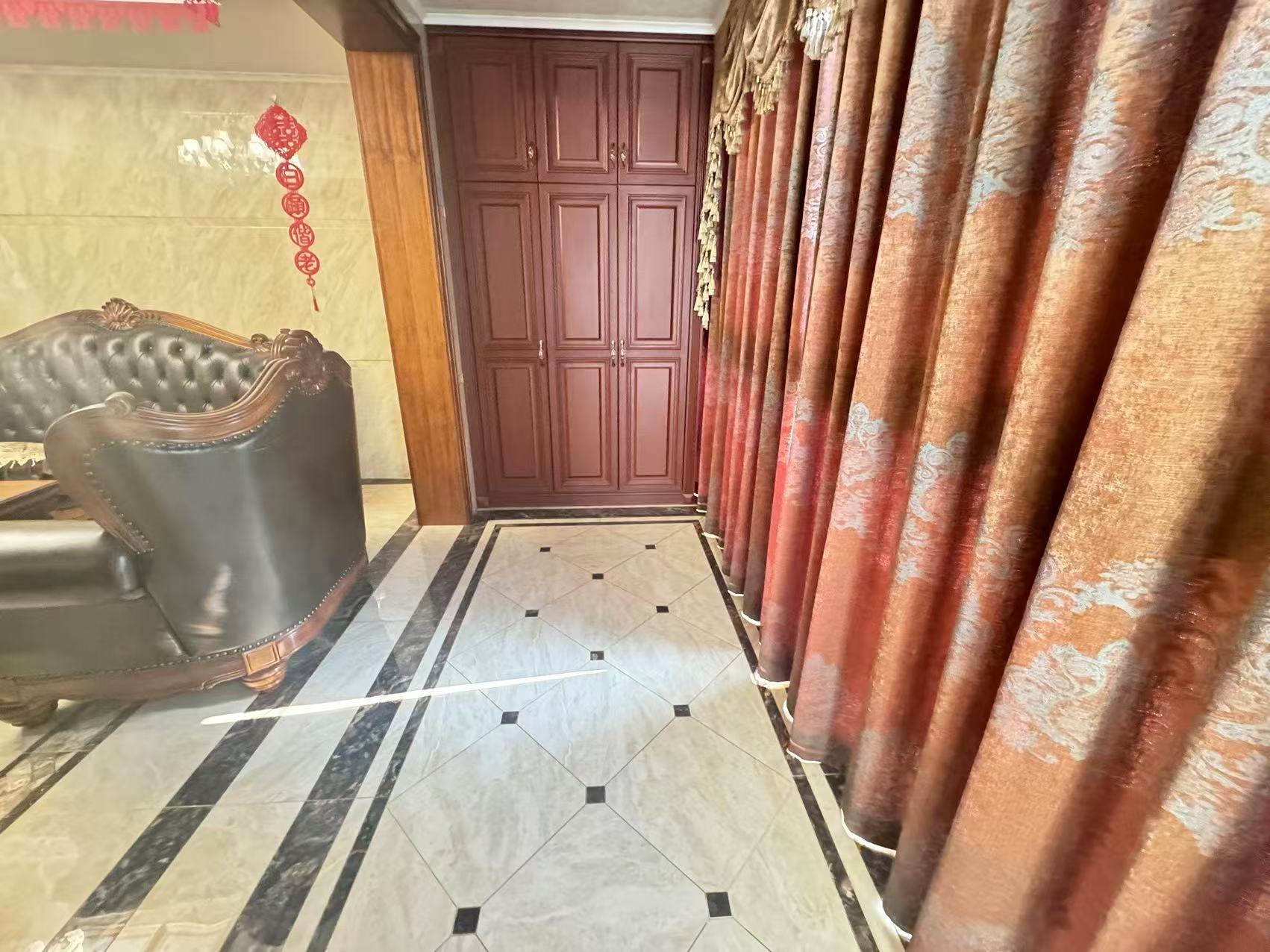 经世皇城 3室2厅2卫 88.0万 经世皇城 3室2厅2卫 88.0万室内图