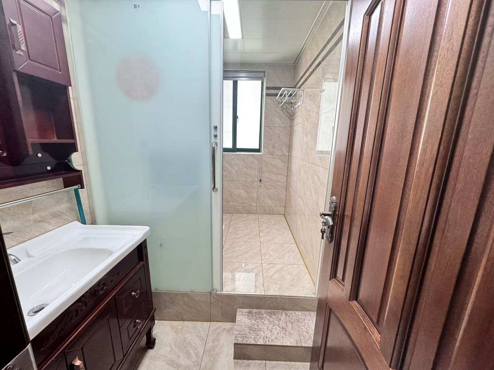 经世皇城 3室2厅2卫 88.0万 经世皇城 3室2厅2卫 88.0万室内图