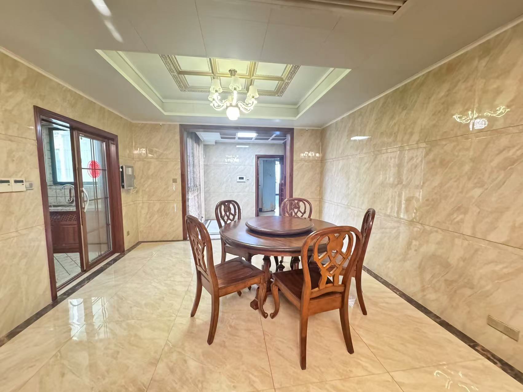 经世皇城 3室2厅2卫 88.0万 经世皇城 3室2厅2卫 88.0万室内图