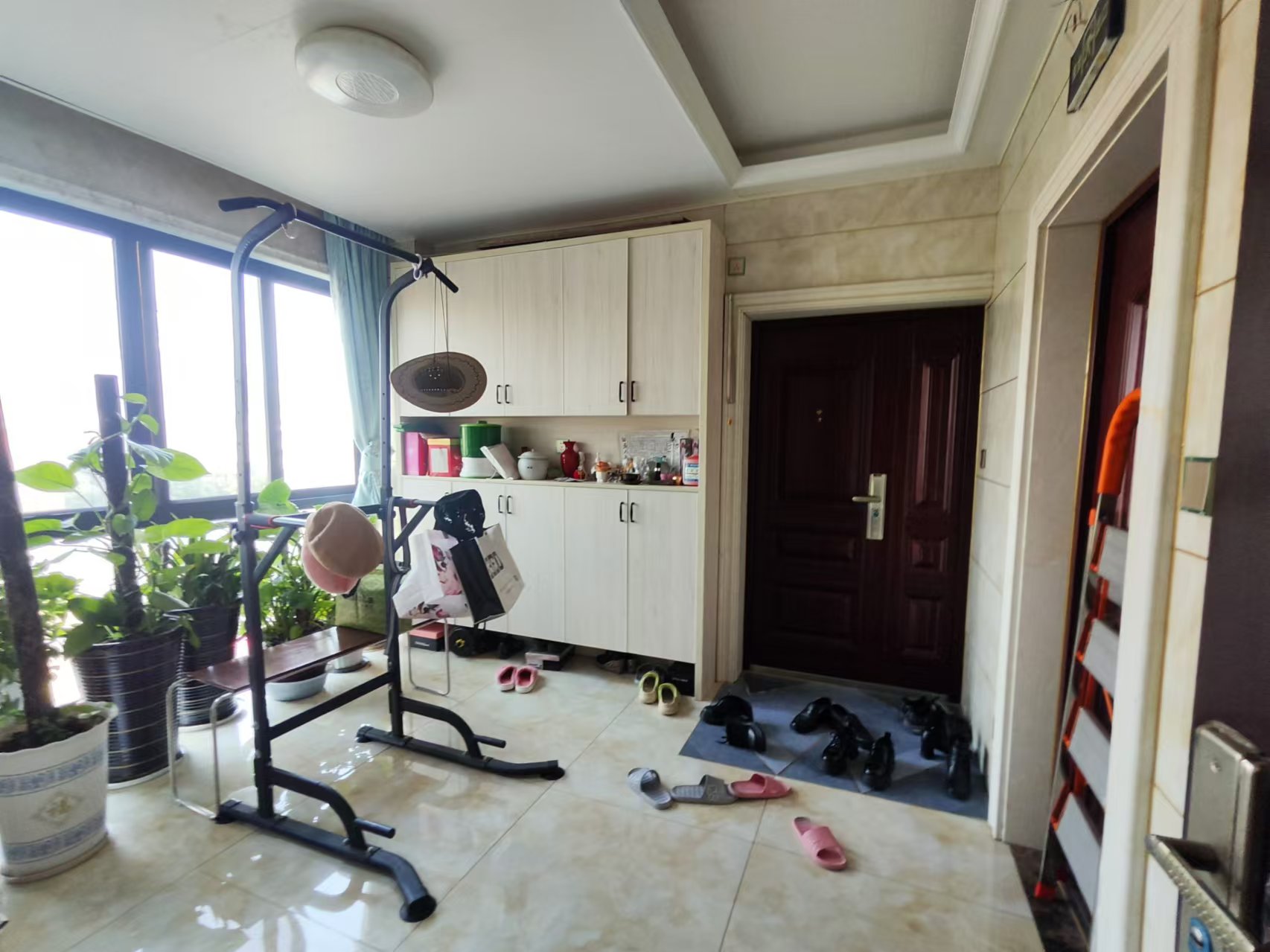 武广国际学苑  3室2厅2卫    100.0万 武广国际学苑  3室2厅2卫    100.0万室内图