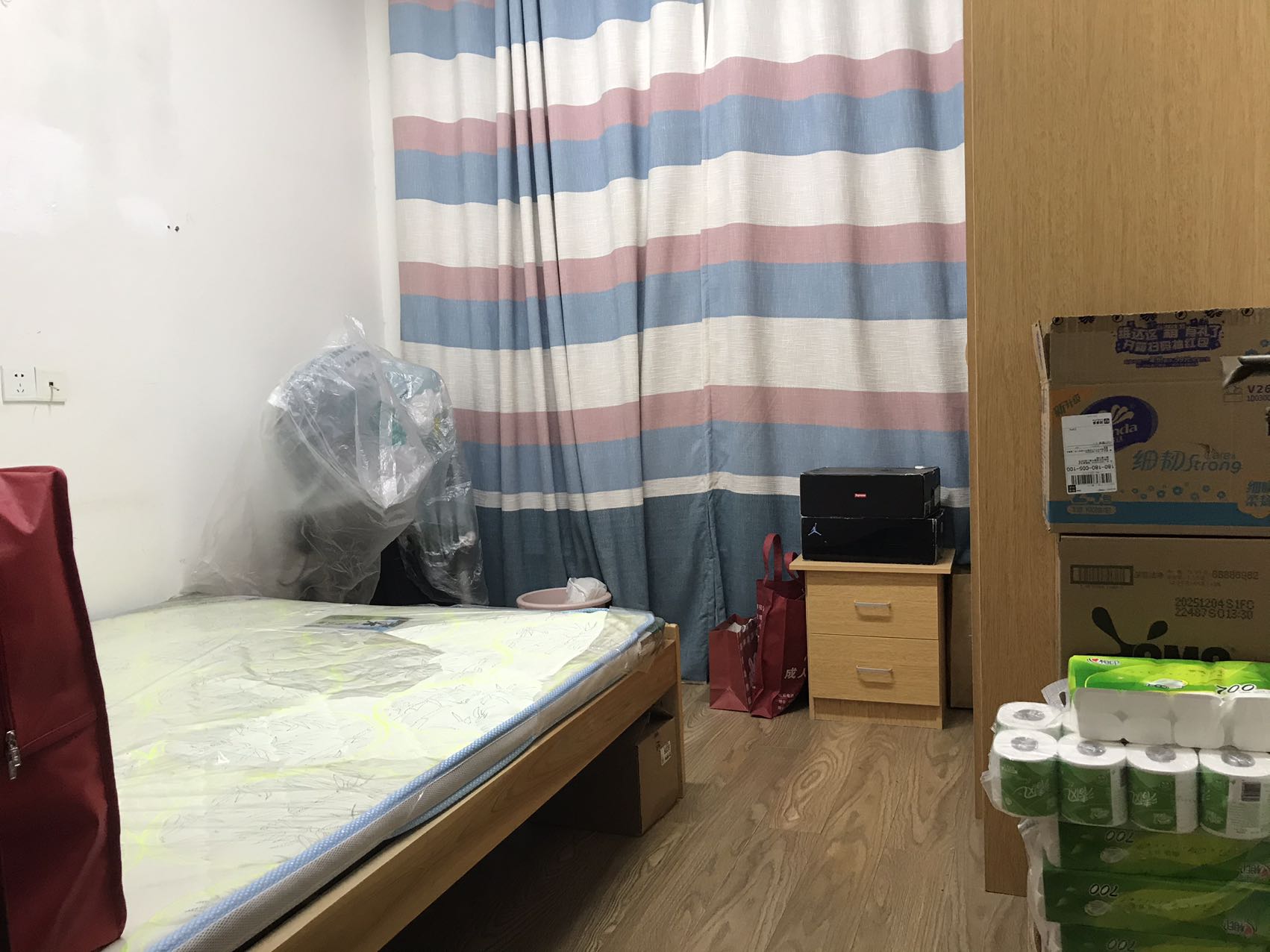 第六都(陆都小区) 4室2厅1卫 4000.0元/月 第六都(陆都小区) 4室2厅1卫 4000.0元/月室内图