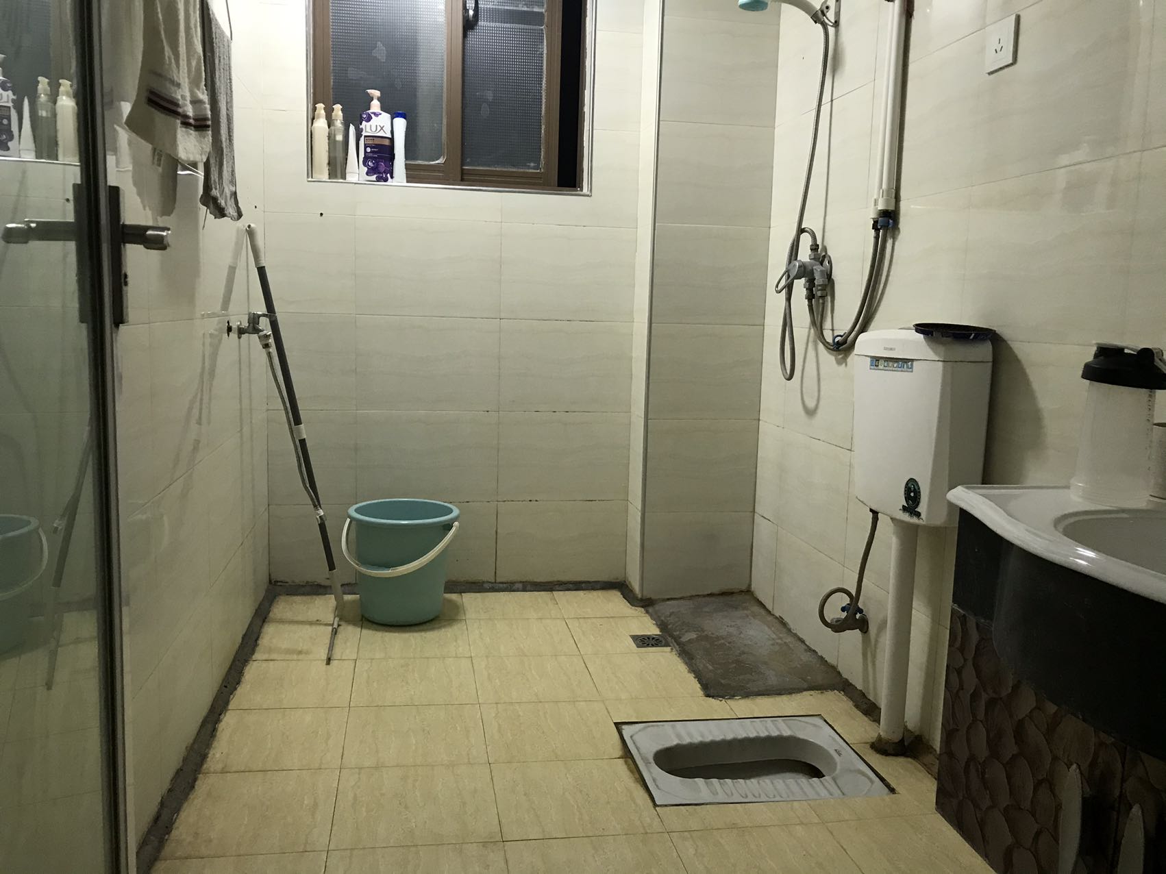 第六都(陆都小区) 4室2厅1卫 4000.0元/月 第六都(陆都小区) 4室2厅1卫 4000.0元/月室内图