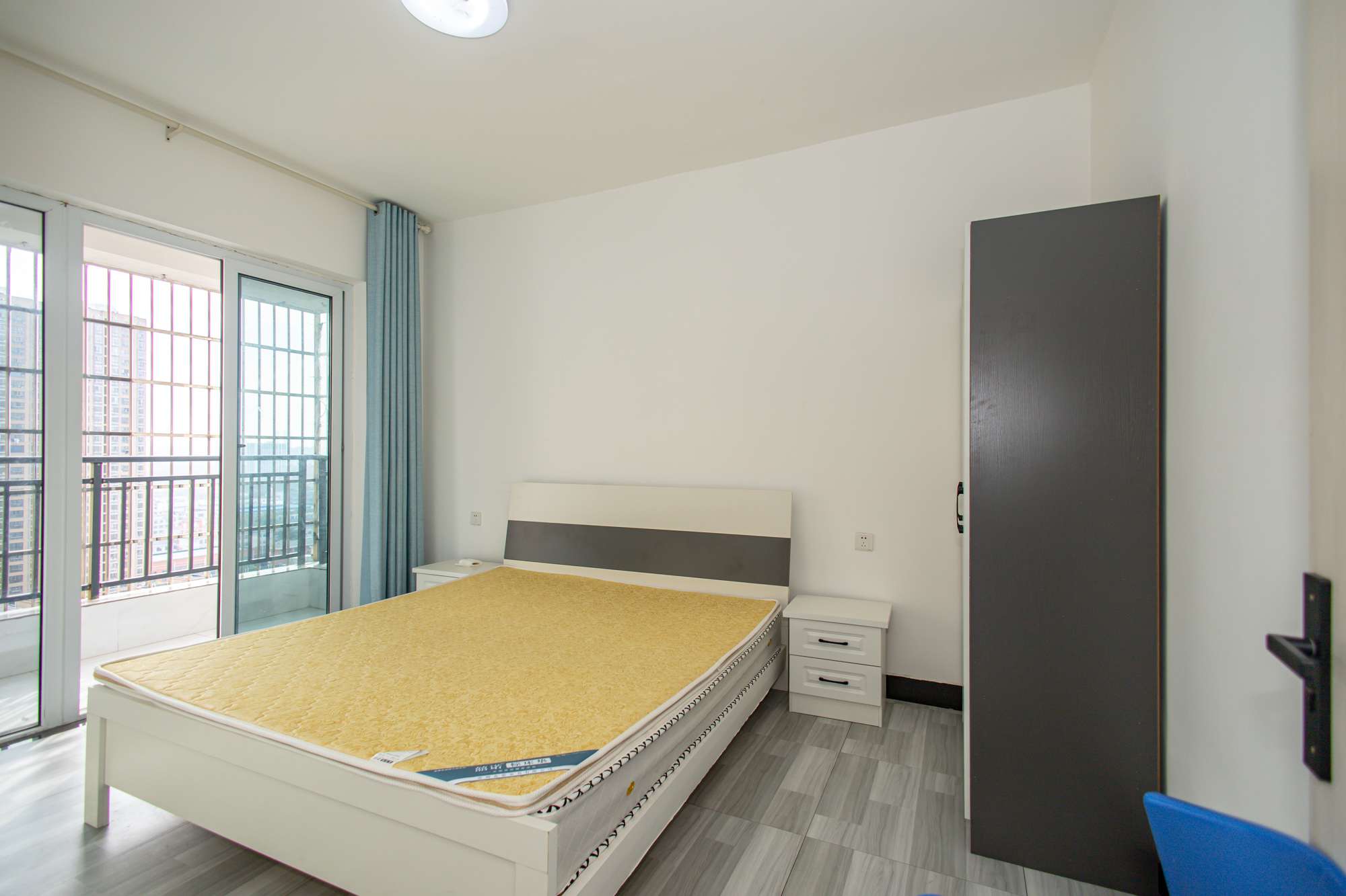 楚天世纪城西苑  3室2厅1卫    65.0万卧室