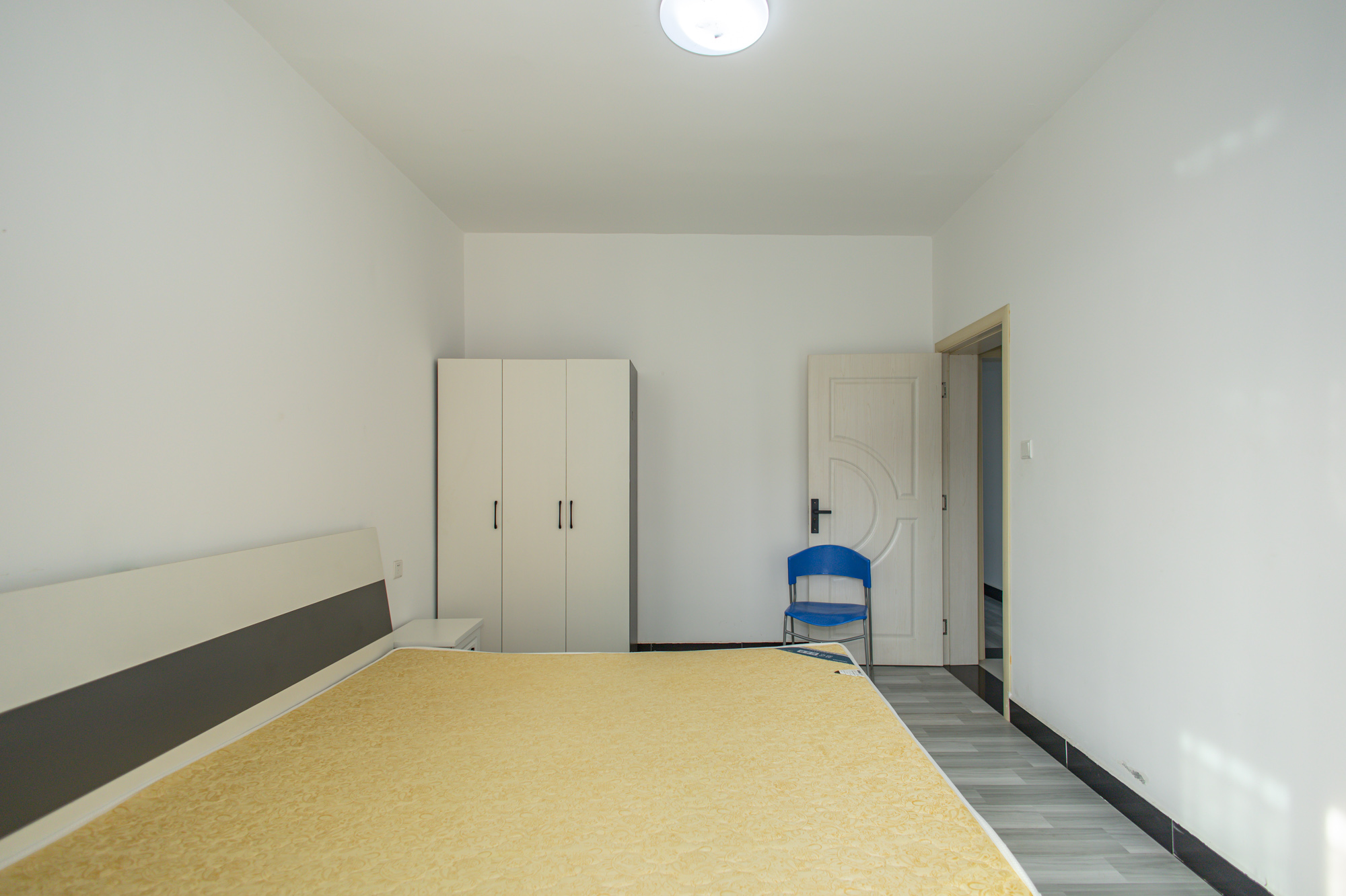 楚天世纪城西苑  3室2厅1卫    65.0万卧室