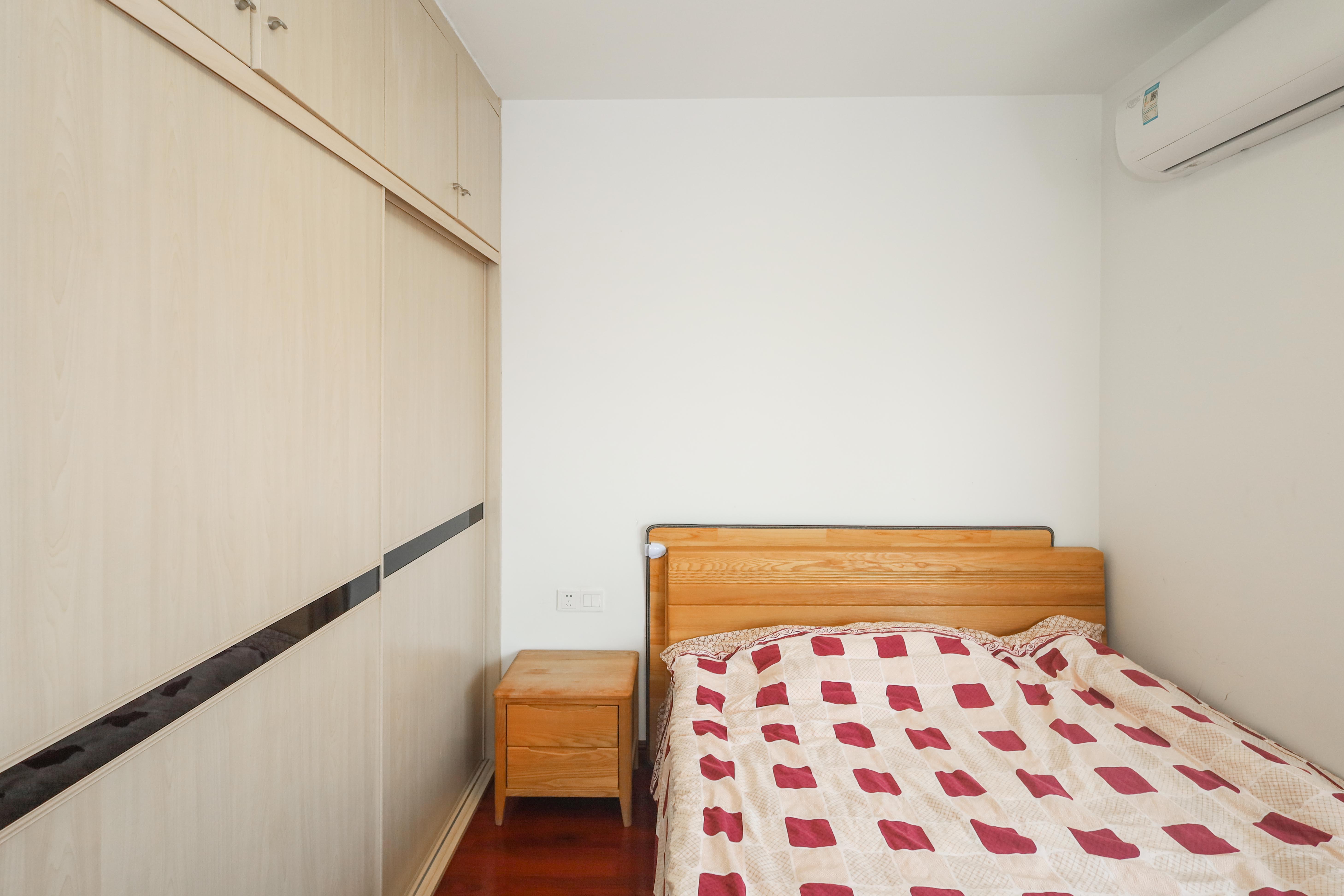 山水英伦海德广场  2室1厅1卫    60.0万 山水英伦海德广场  2室1厅1卫    60.0万卧室