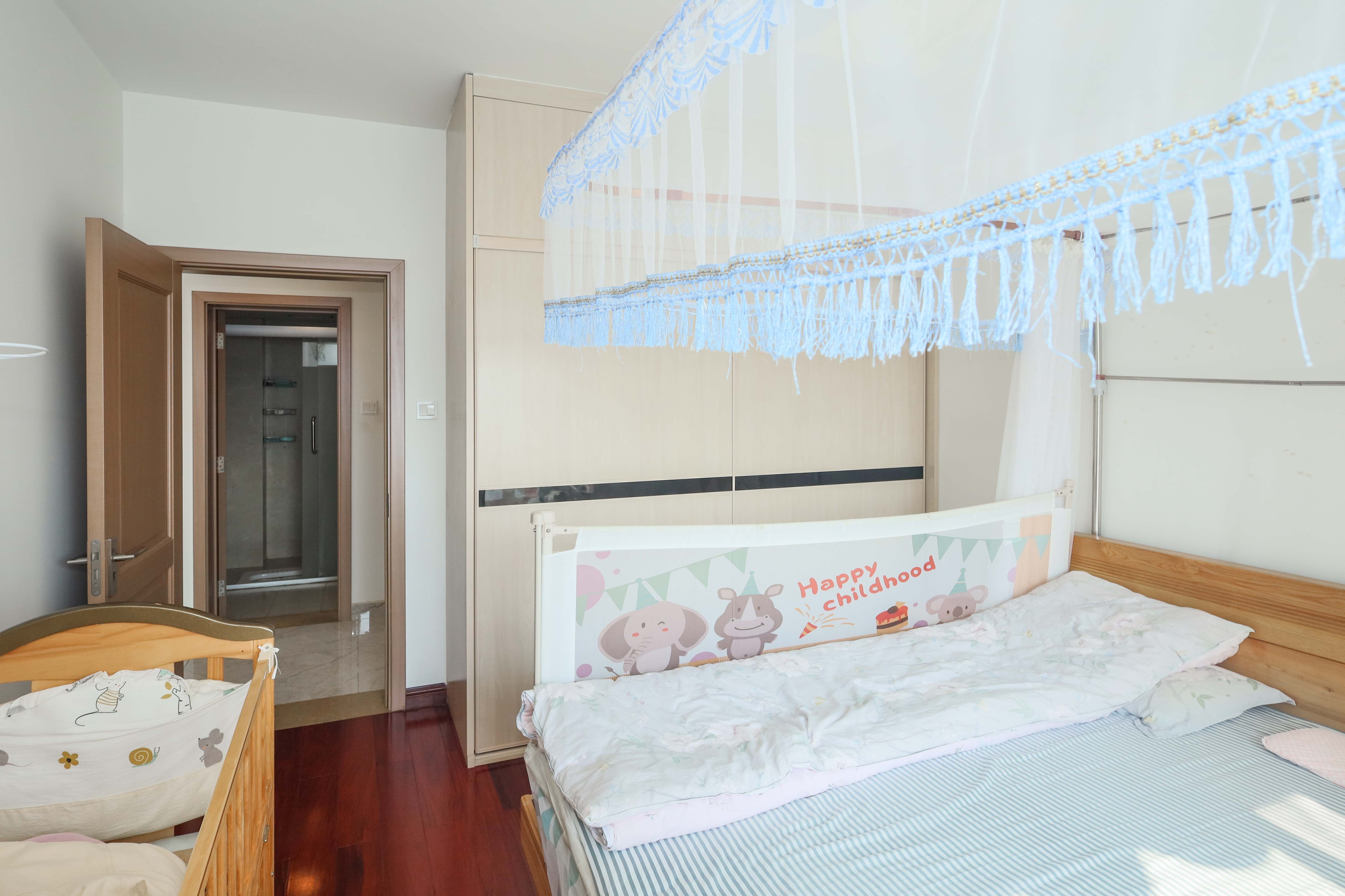 山水英伦海德广场  2室1厅1卫    60.0万 山水英伦海德广场  2室1厅1卫    60.0万卧室