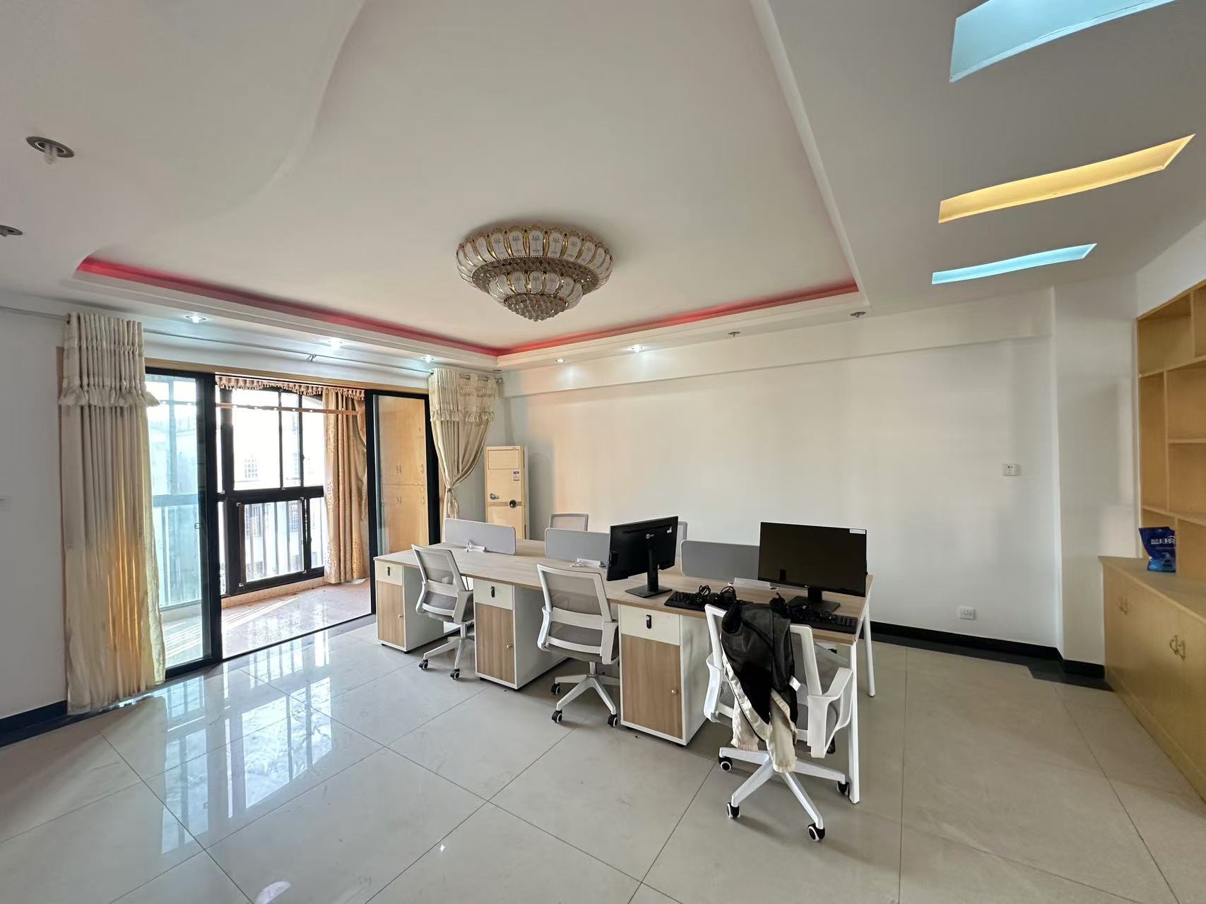 鹏基诺亚山林 4室2厅2卫 2800.0元/月 鹏基诺亚山林 4室2厅2卫 2800.0元/月室内图