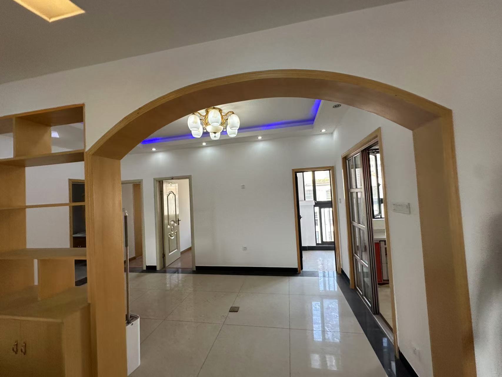 鹏基诺亚山林 4室2厅2卫 2800.0元/月 鹏基诺亚山林 4室2厅2卫 2800.0元/月室内图