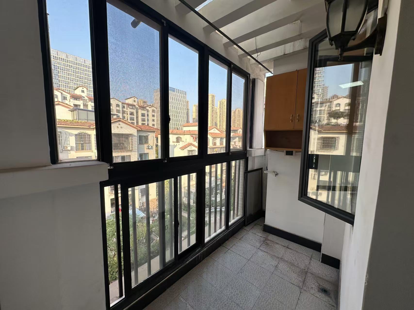 鹏基诺亚山林 4室2厅2卫 2800.0元/月 鹏基诺亚山林 4室2厅2卫 2800.0元/月室内图