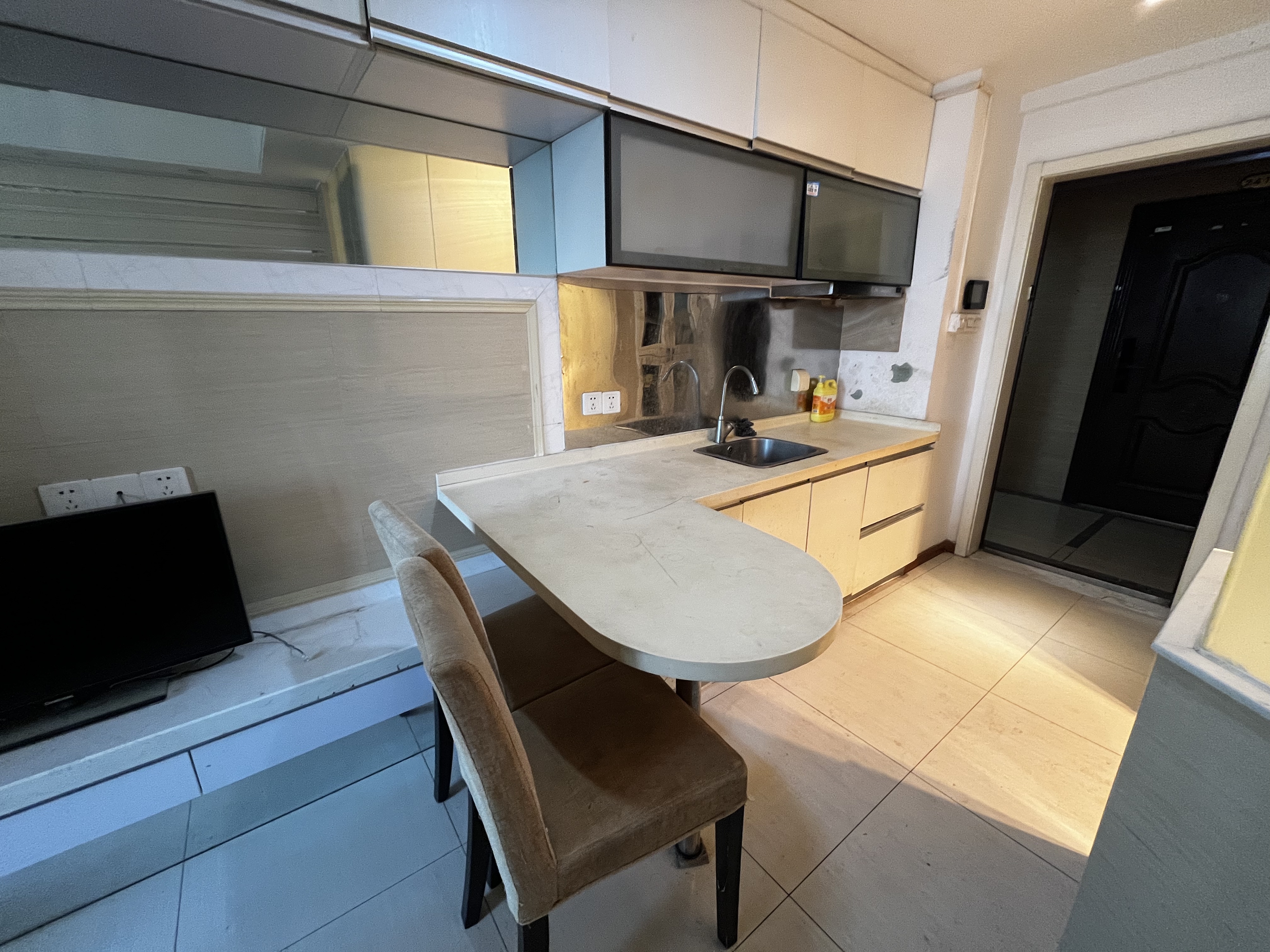 喜盈门范城 1室1厅1卫 1600.0元/月 喜盈门范城 1室1厅1卫 1600.0元/月室内图