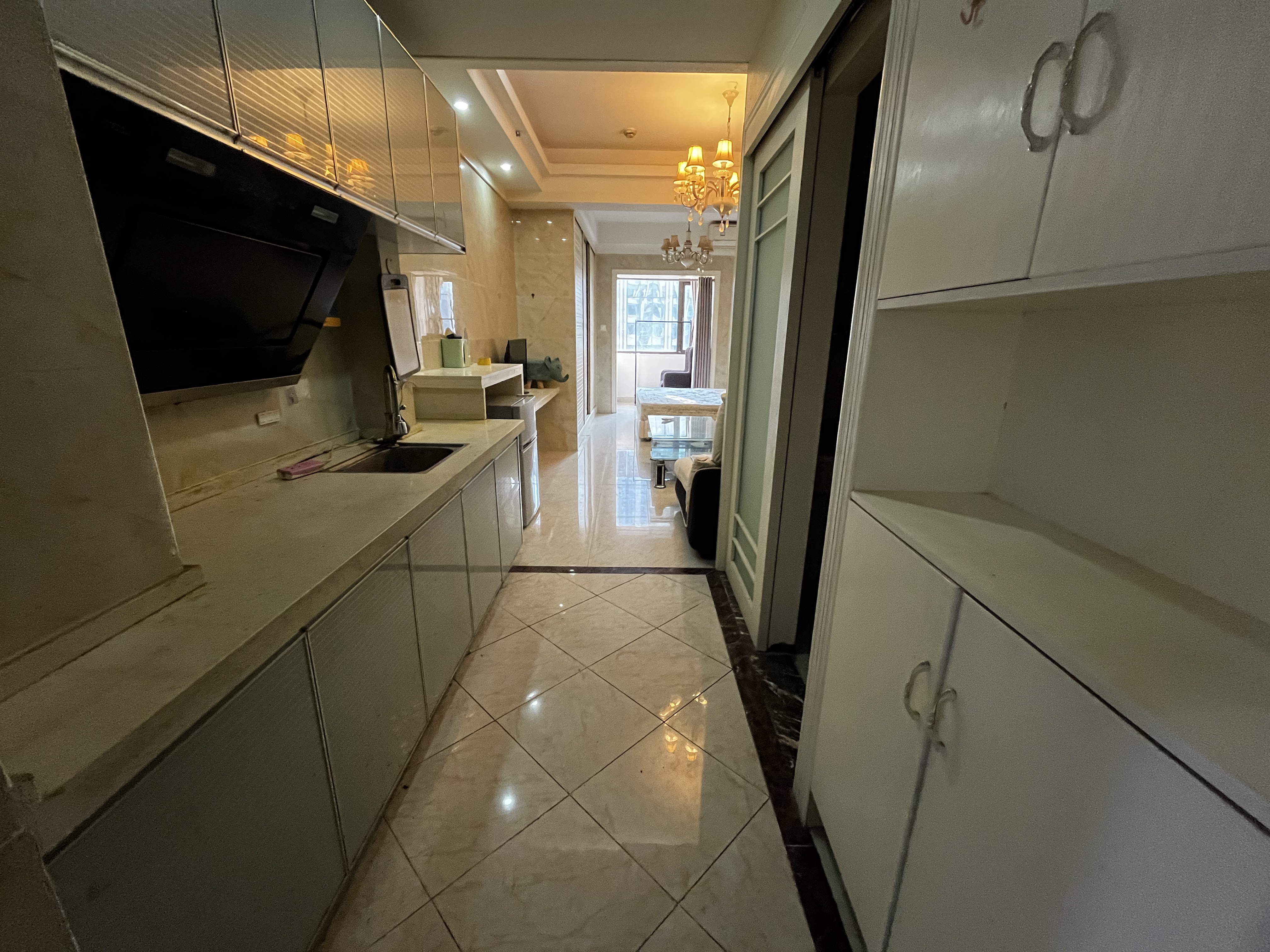 喜盈门范城 1室1厅1卫 1700.0元/月 喜盈门范城 1室1厅1卫 1700.0元/月室内图