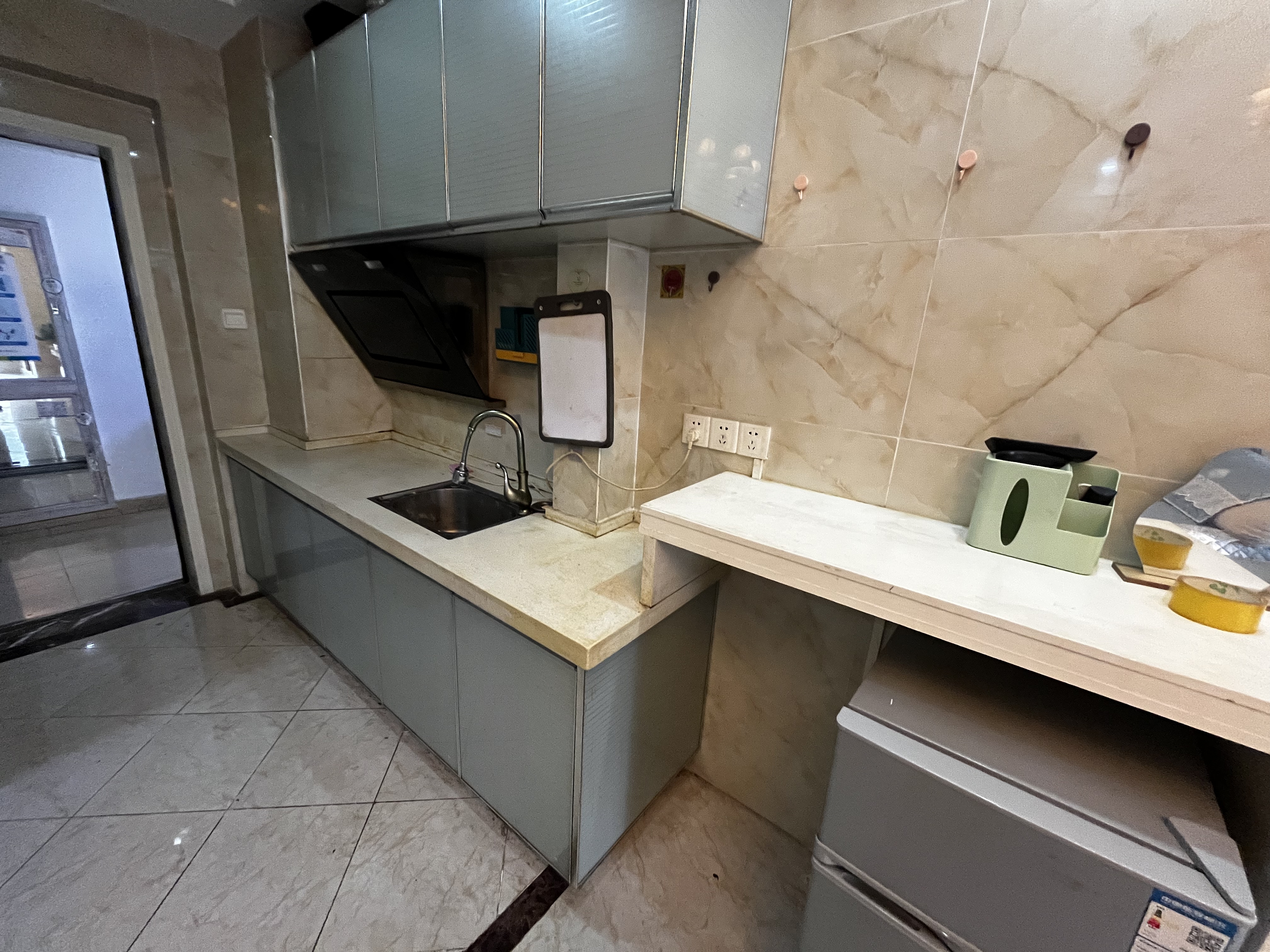 喜盈门范城 1室1厅1卫 1700.0元/月 喜盈门范城 1室1厅1卫 1700.0元/月室内图