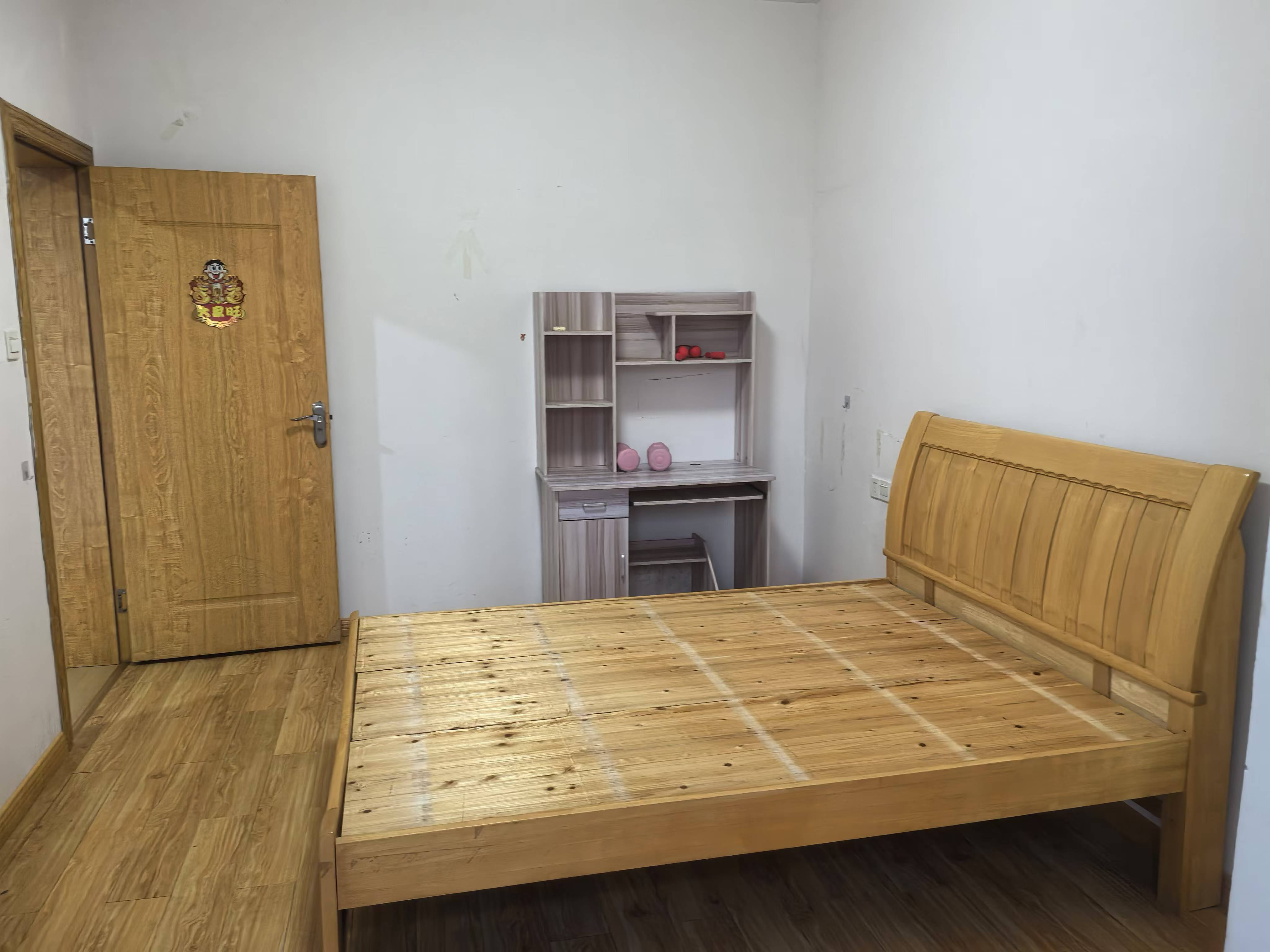 品阁 3室2厅2卫 2400.0元/月 品阁 3室2厅2卫 2400.0元/月室内图