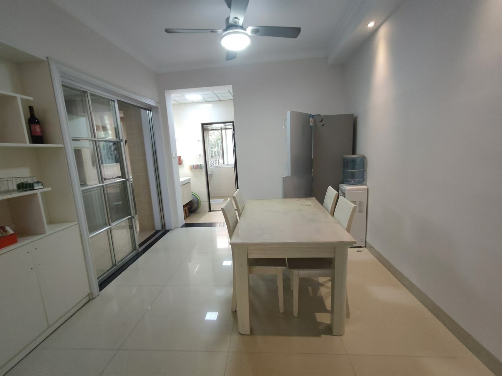 新民安置小区 3室2厅2卫 1500.0元/月 新民安置小区 3室2厅2卫 1500.0元/月室内图