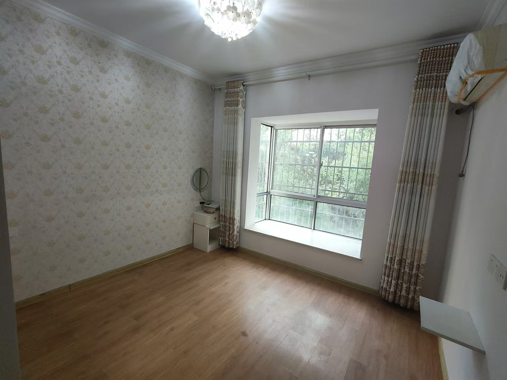 新民安置小区 3室2厅2卫 1500.0元/月 新民安置小区 3室2厅2卫 1500.0元/月室内图