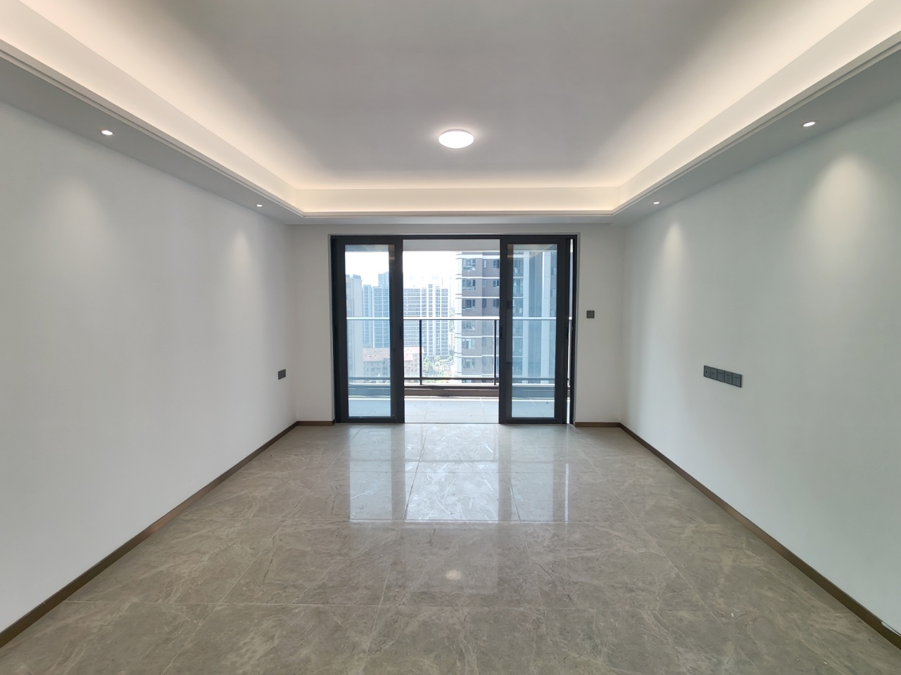 招商雍山湖 4室2厅2卫 3500.0元/月 招商雍山湖 4室2厅2卫 3500.0元/月室内图