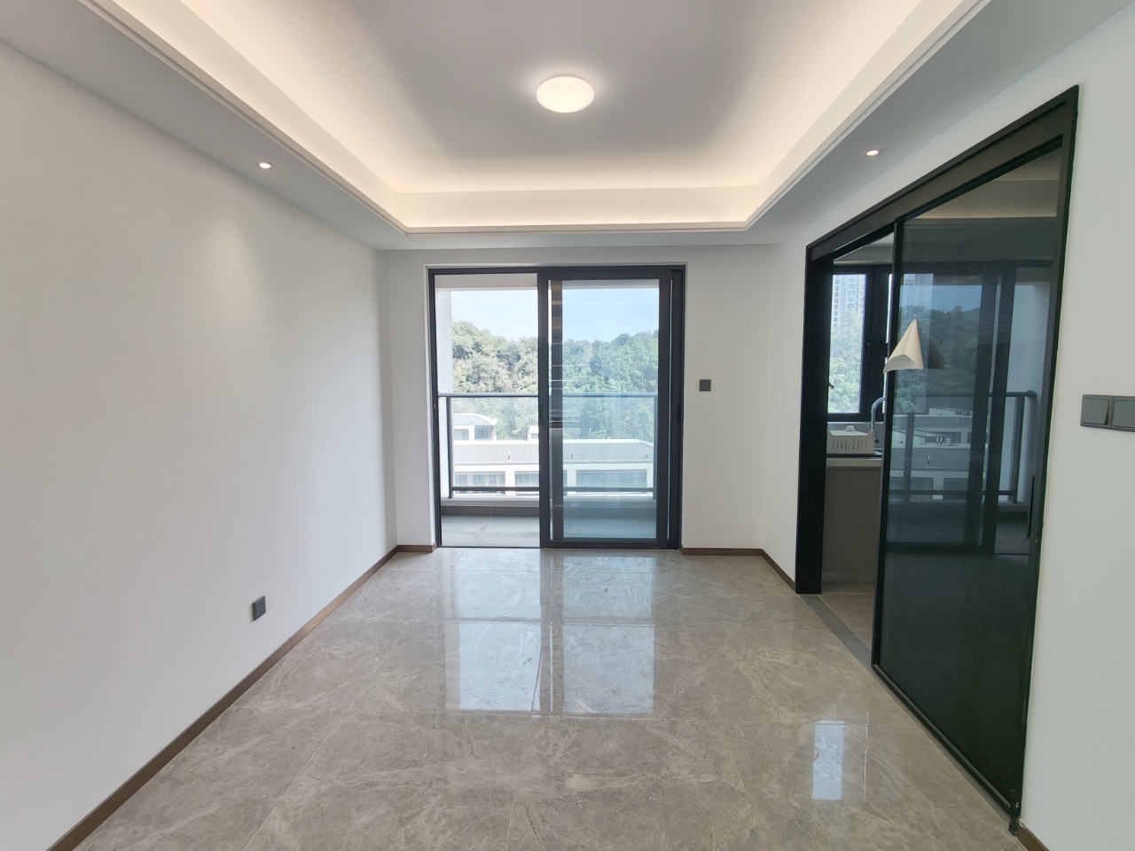 招商雍山湖 4室2厅2卫 3500.0元/月 招商雍山湖 4室2厅2卫 3500.0元/月室内图