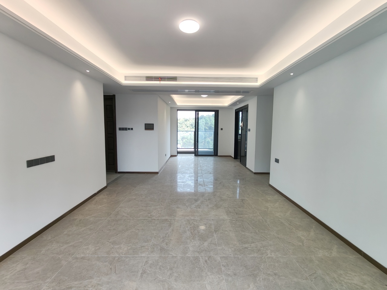 招商雍山湖 4室2厅2卫 3500.0元/月 招商雍山湖 4室2厅2卫 3500.0元/月室内图