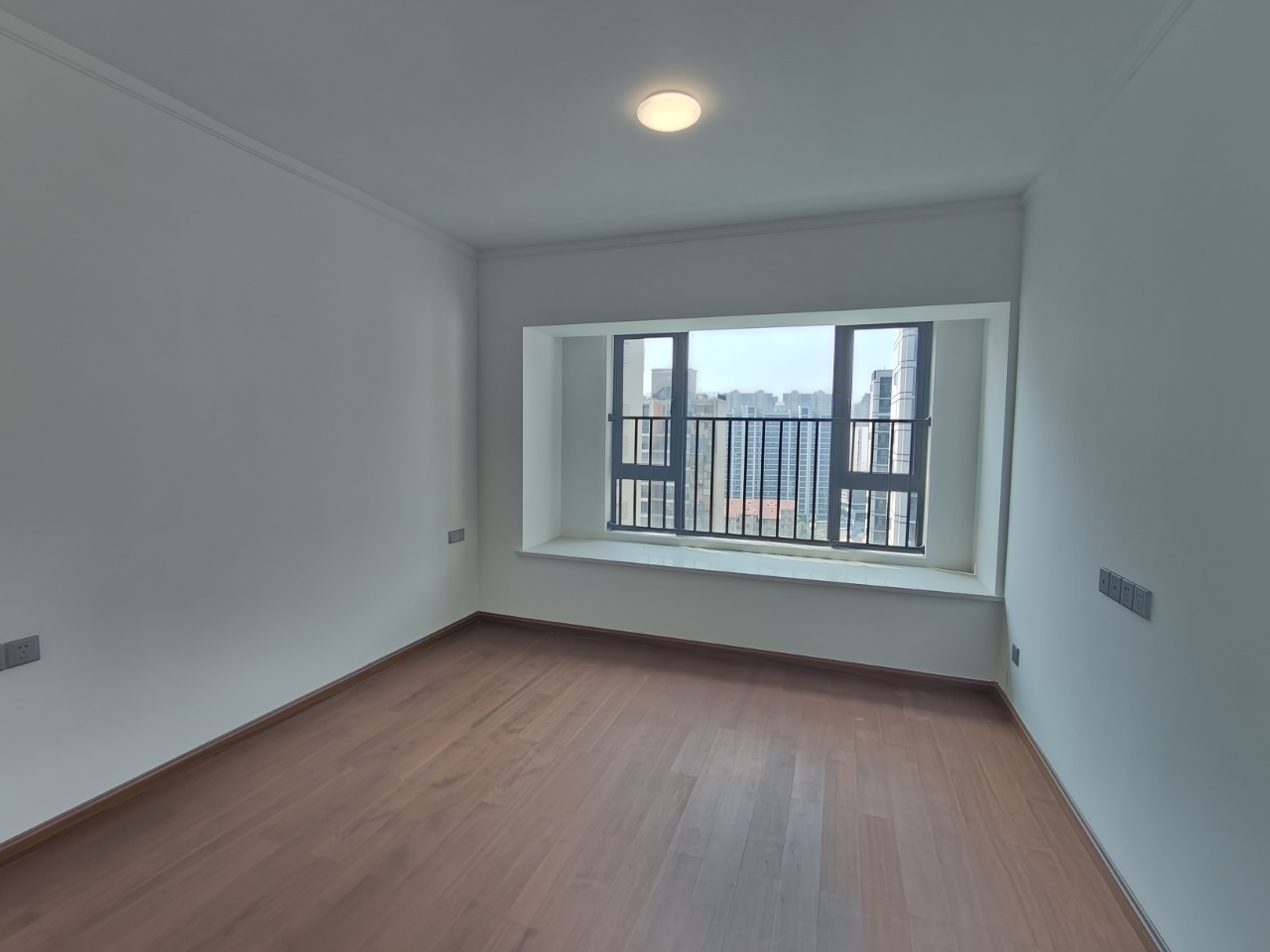 招商雍山湖 4室2厅2卫 3500.0元/月 招商雍山湖 4室2厅2卫 3500.0元/月室内图