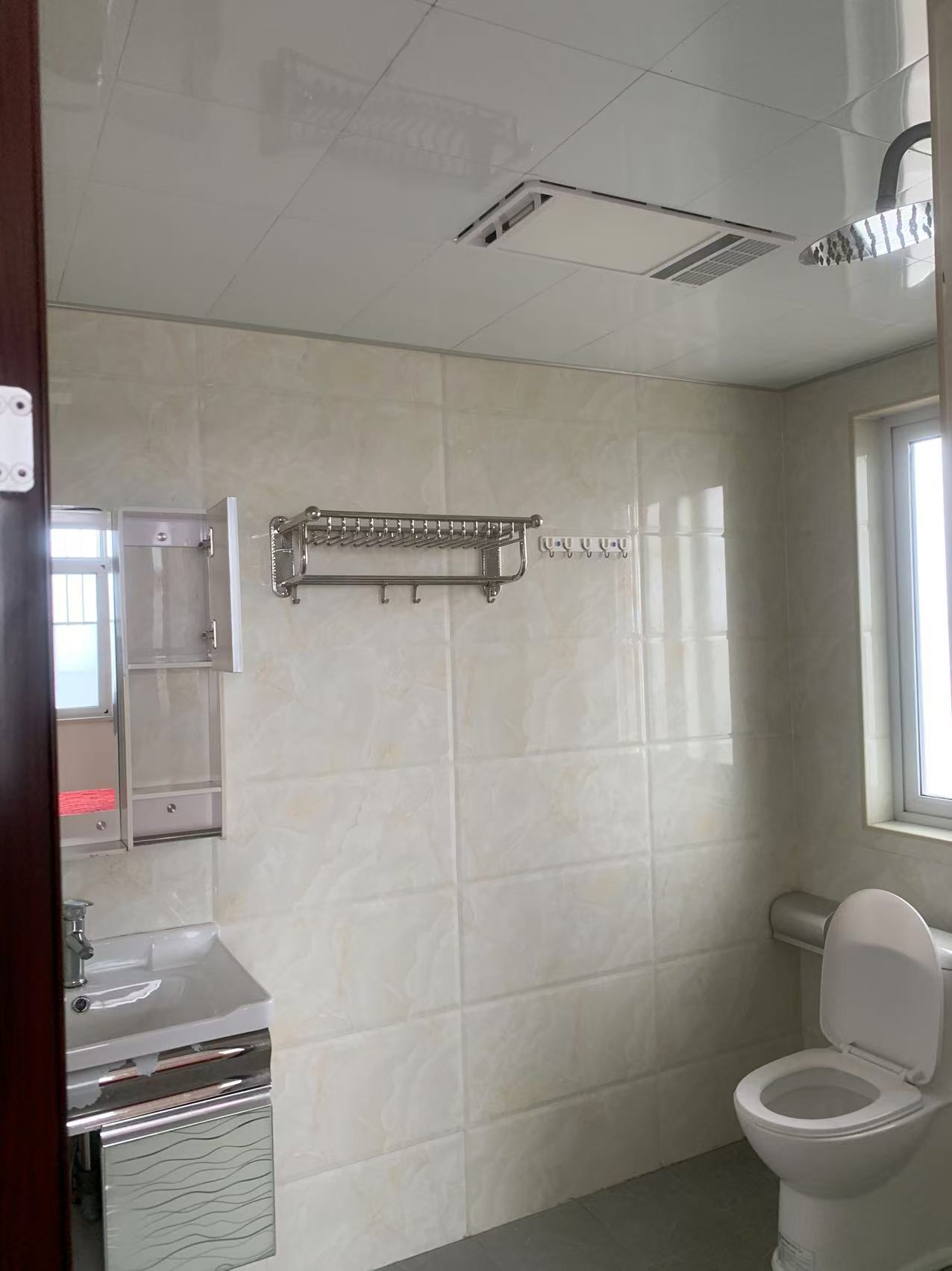 百翔佳园 3室2厅2卫 1500.0元/月 百翔佳园 3室2厅2卫 1500.0元/月室内图