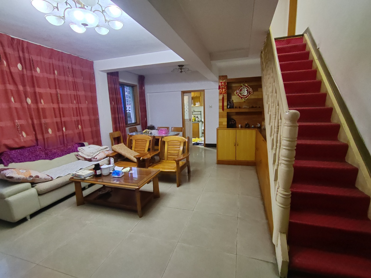 南明苑西区 4室2厅2卫 2600.0元/月 南明苑西区 4室2厅2卫 2600.0元/月室内图