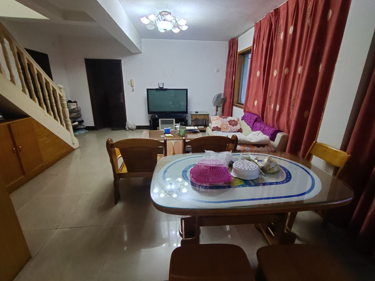 南明苑西区 4室2厅2卫 2600.0元/月 南明苑西区 4室2厅2卫 2600.0元/月室内图