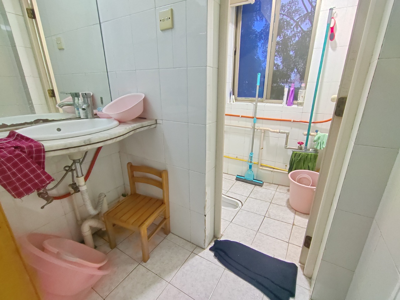 南明苑西区 4室2厅2卫 2600.0元/月 南明苑西区 4室2厅2卫 2600.0元/月室内图