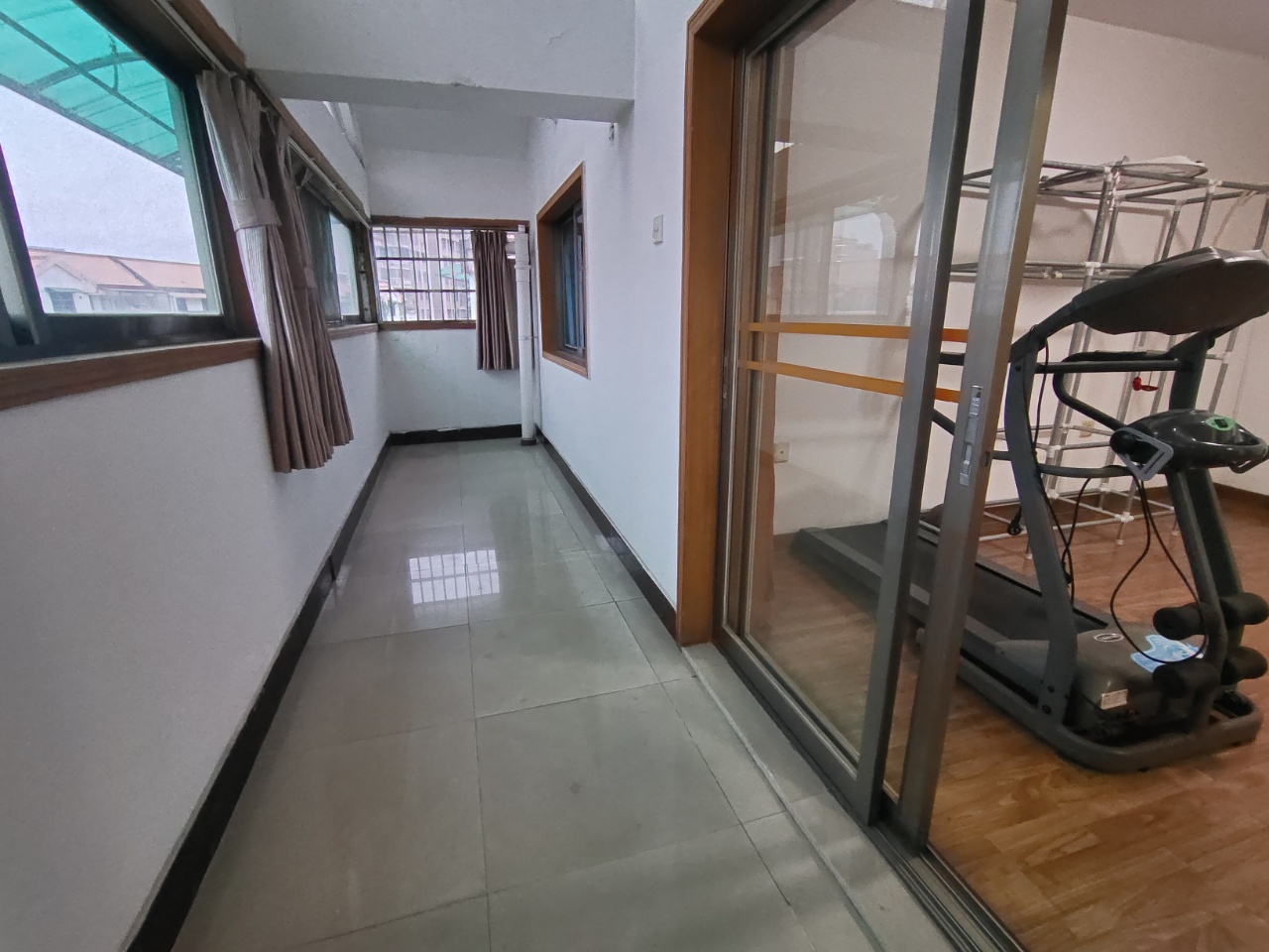 南明苑西区 4室2厅2卫 2600.0元/月 南明苑西区 4室2厅2卫 2600.0元/月室内图