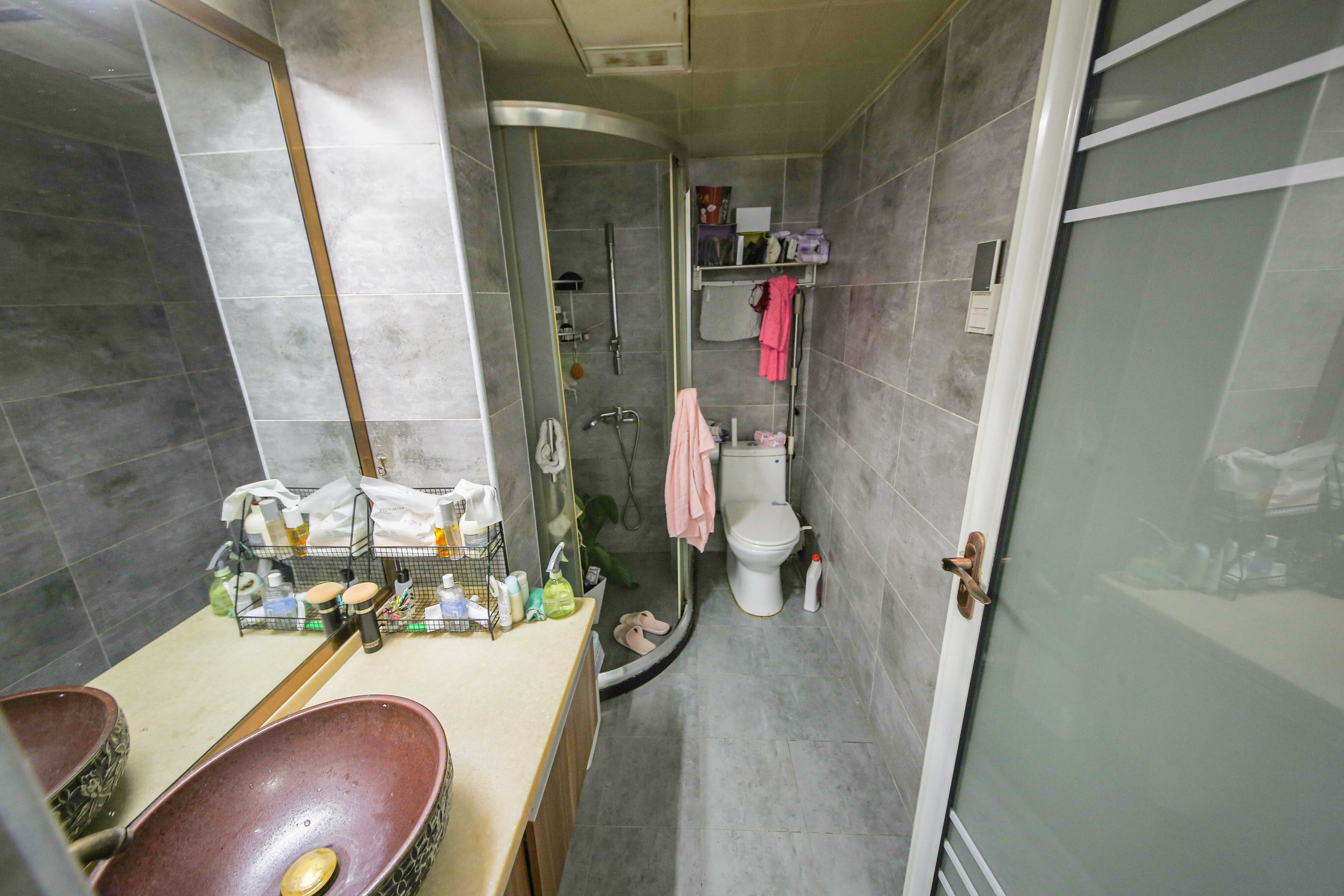 申奥美域  1室1厅1卫   50.00万卫生间