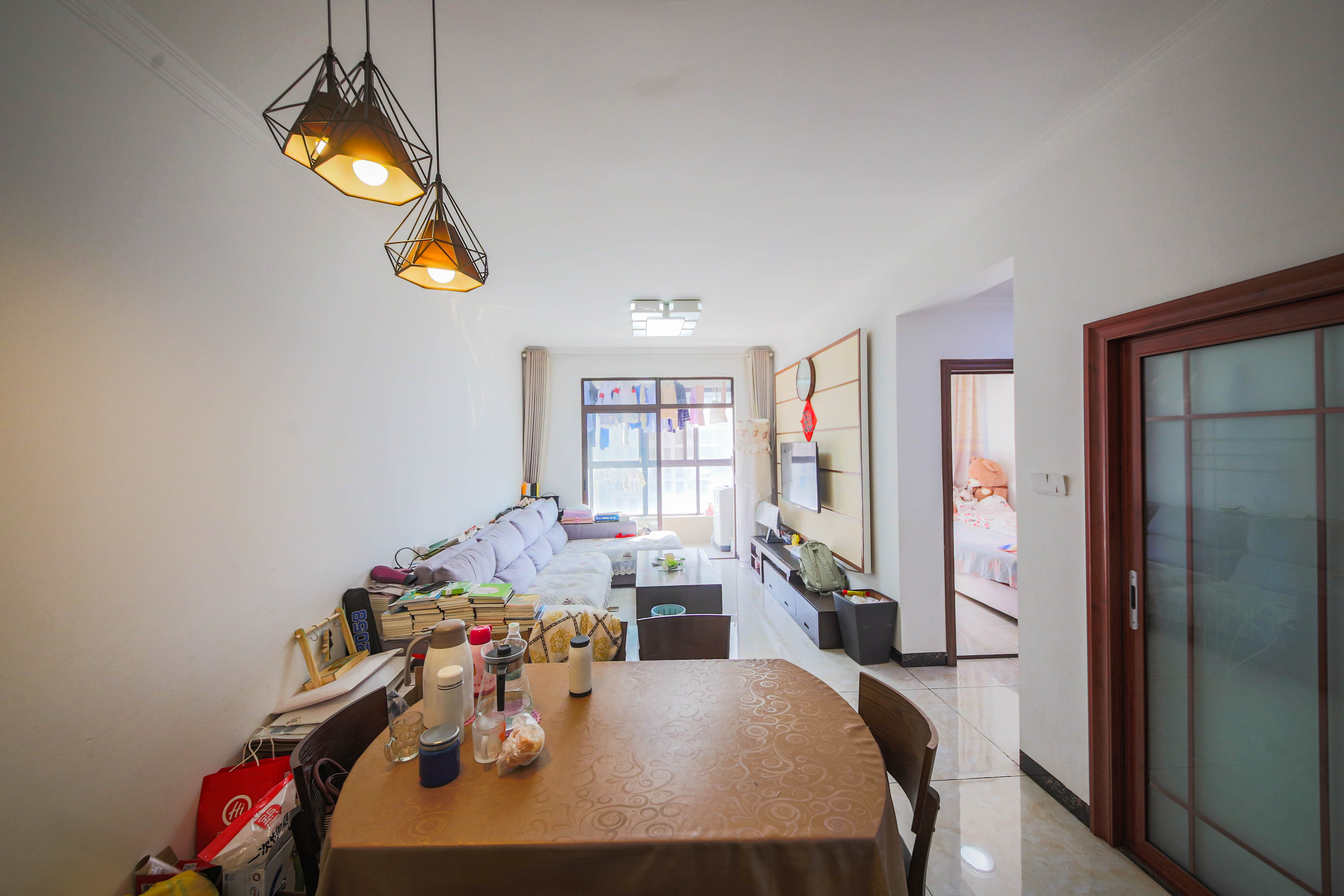 中建信和城  3室2厅1卫    125.0万 中建信和城  3室2厅1卫    125.0万客厅