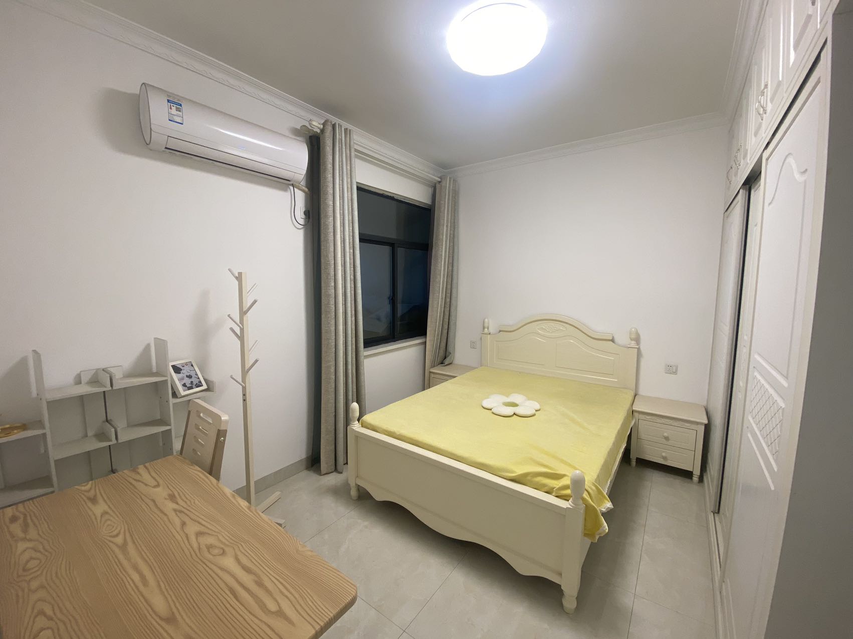 新都汇 3室2厅2卫 1980.0元/月 新都汇 3室2厅2卫 1980.0元/月室内图