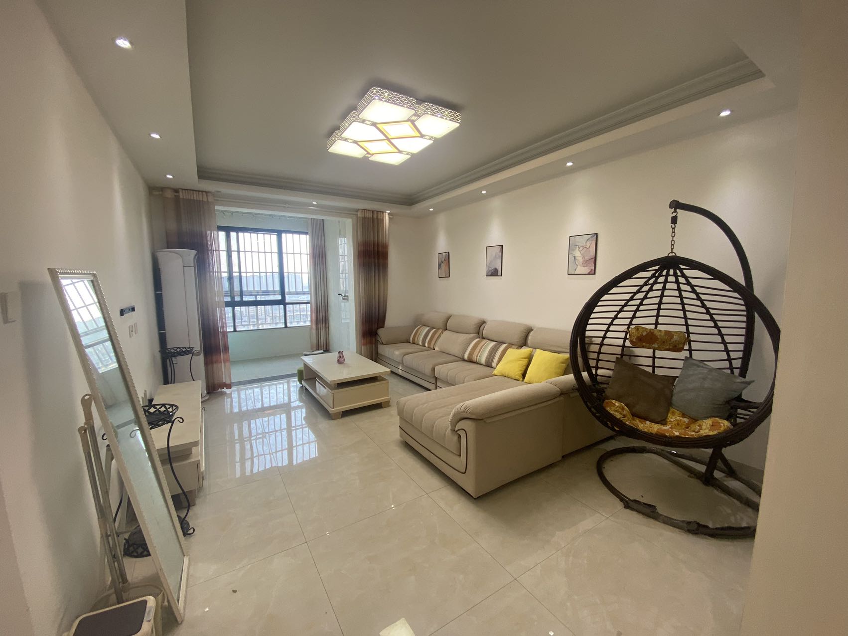 新都汇 3室2厅2卫 1980.0元/月 新都汇 3室2厅2卫 1980.0元/月室内图