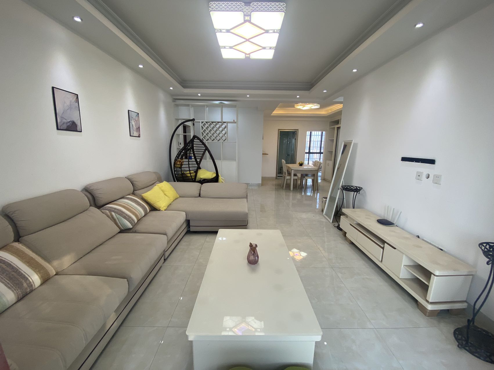 新都汇 3室2厅2卫 1980.0元/月 新都汇 3室2厅2卫 1980.0元/月室内图