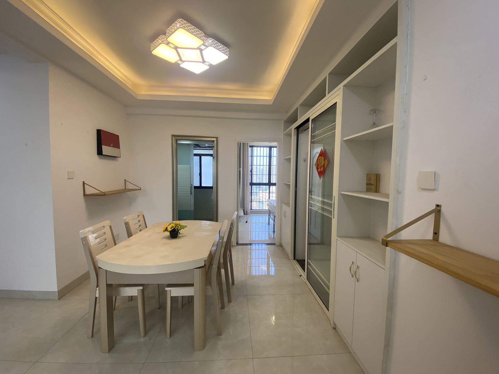 新都汇 3室2厅2卫 1980.0元/月 新都汇 3室2厅2卫 1980.0元/月室内图