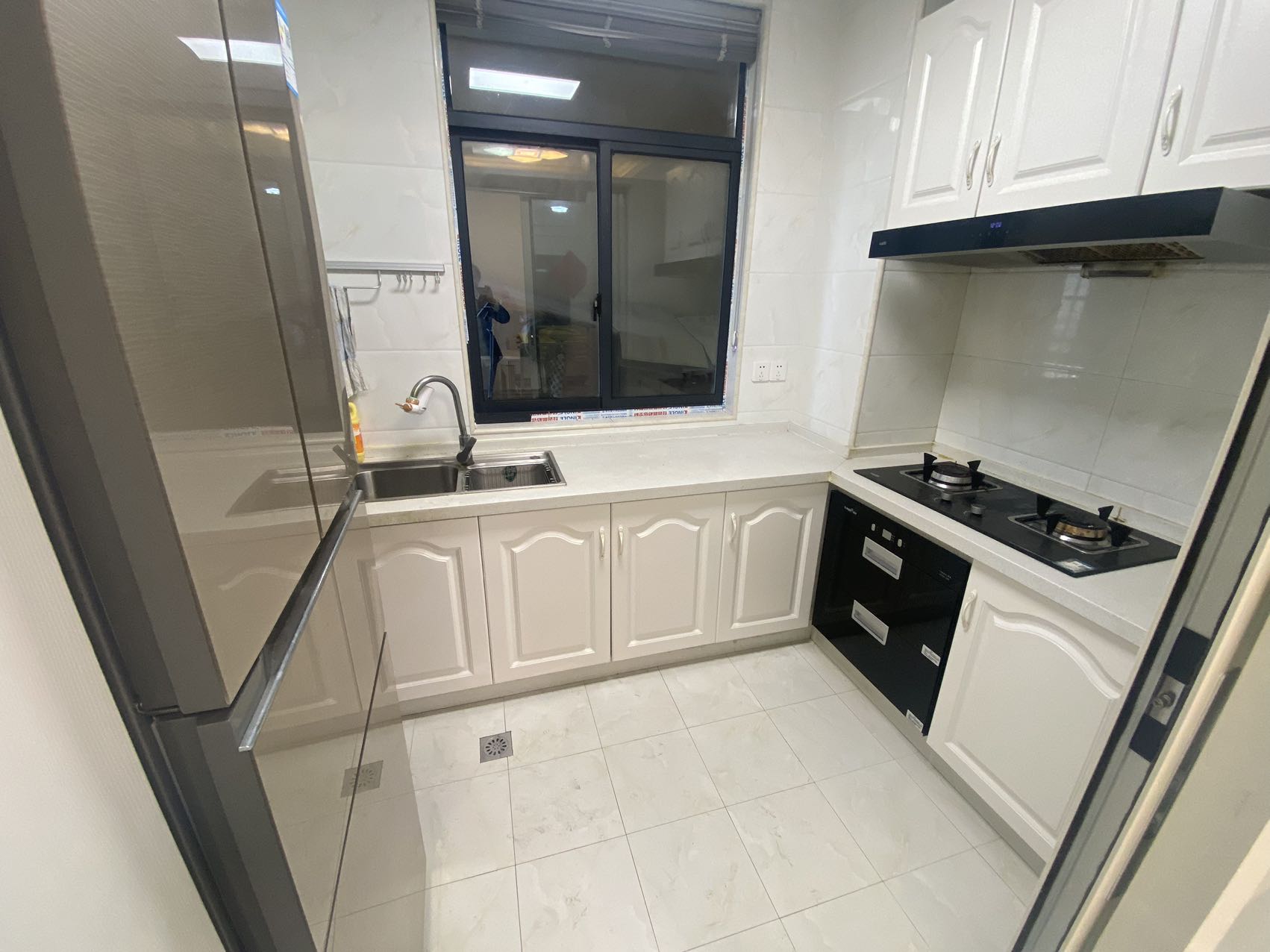 新都汇 3室2厅2卫 1980.0元/月 新都汇 3室2厅2卫 1980.0元/月室内图