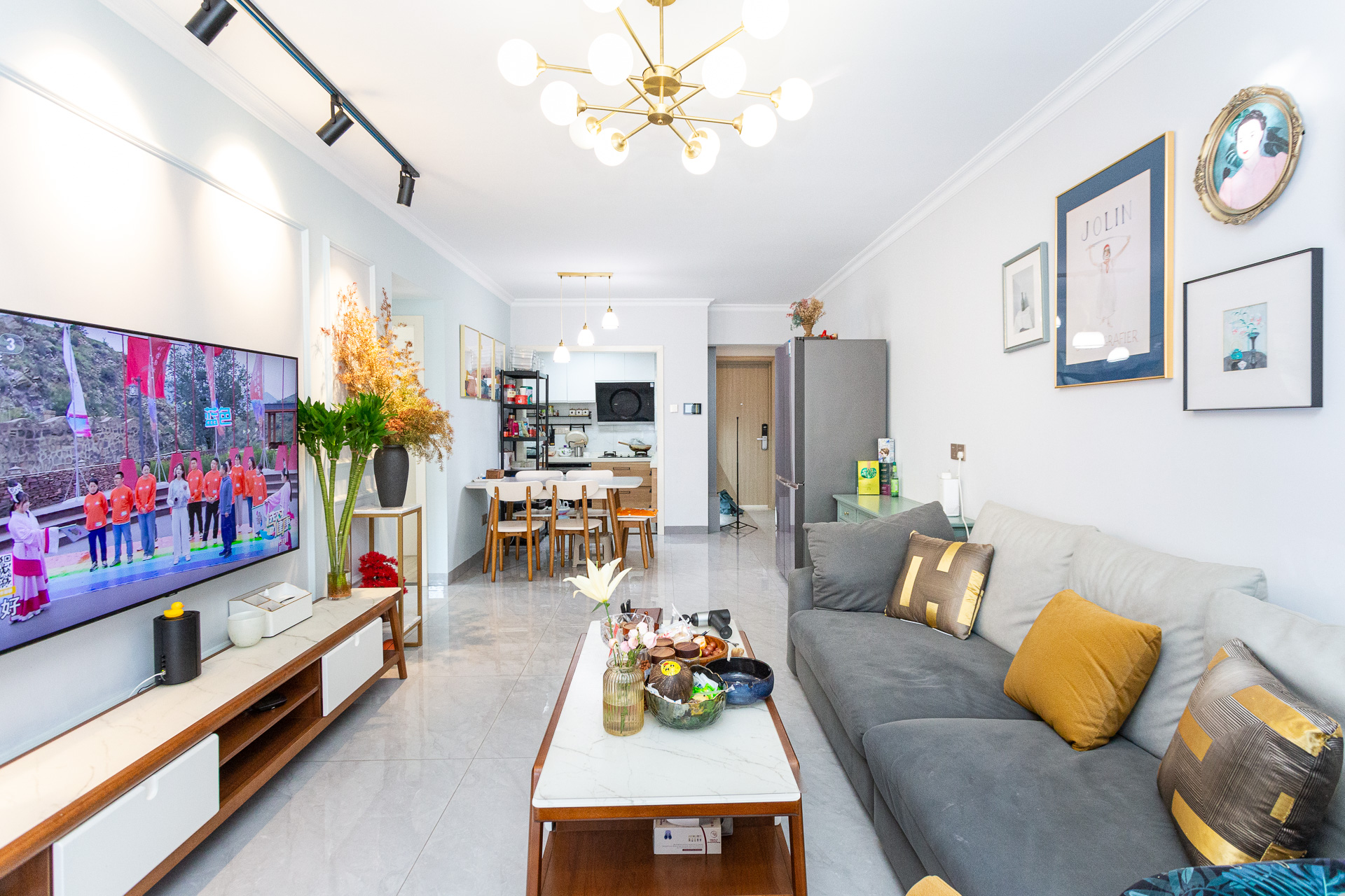 时代倾城三期  2室2厅1卫    78.0万 时代倾城三期  2室2厅1卫    78.0万客厅