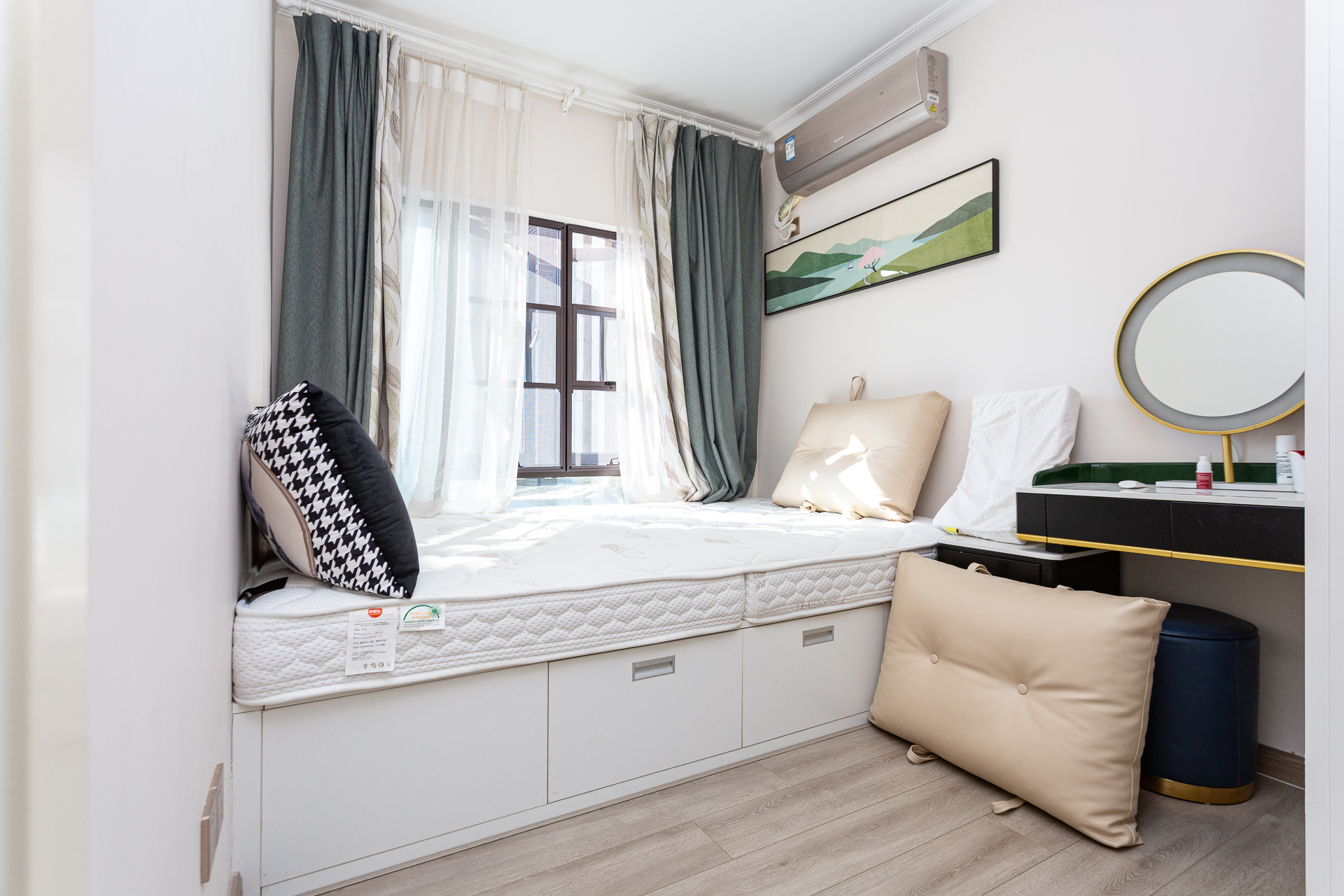 时代倾城三期  2室2厅1卫    78.0万 时代倾城三期  2室2厅1卫    78.0万卧室